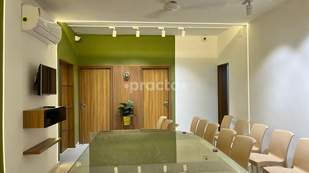 Entrance at Shri Bone & Joint Clinic Adyar Chennai