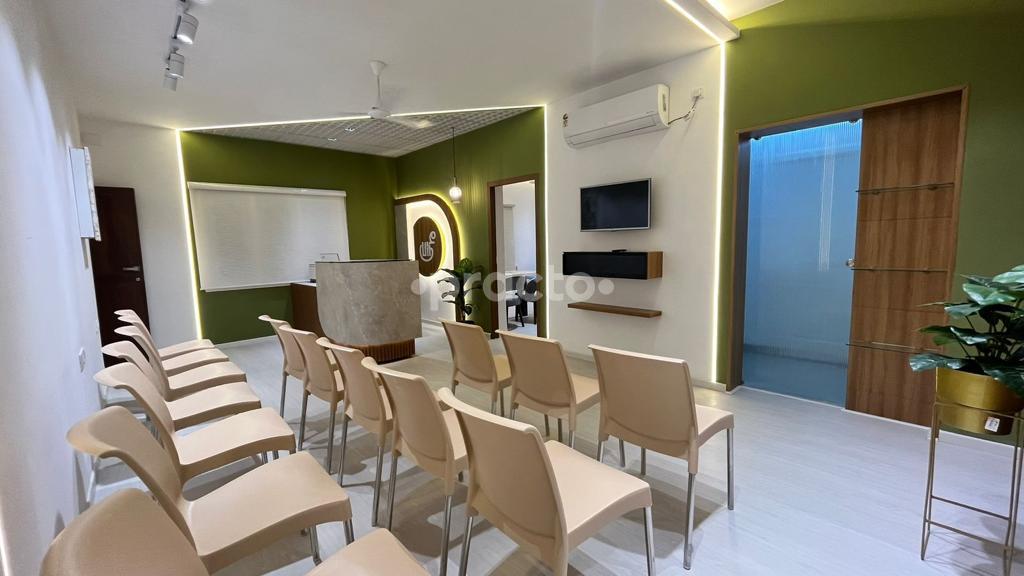 Waiting Area at Shri Bone & Joint Clinic Adyar Chennai