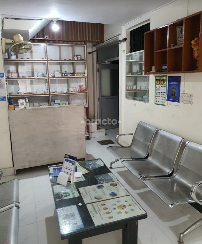 Reception Area at Pulmocare Chest Clinic George Town Allahabad