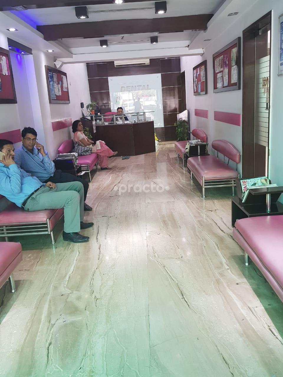 Reception at International Dental and Cosmetic Centre Gurgaon Sector 14 Gurgaon