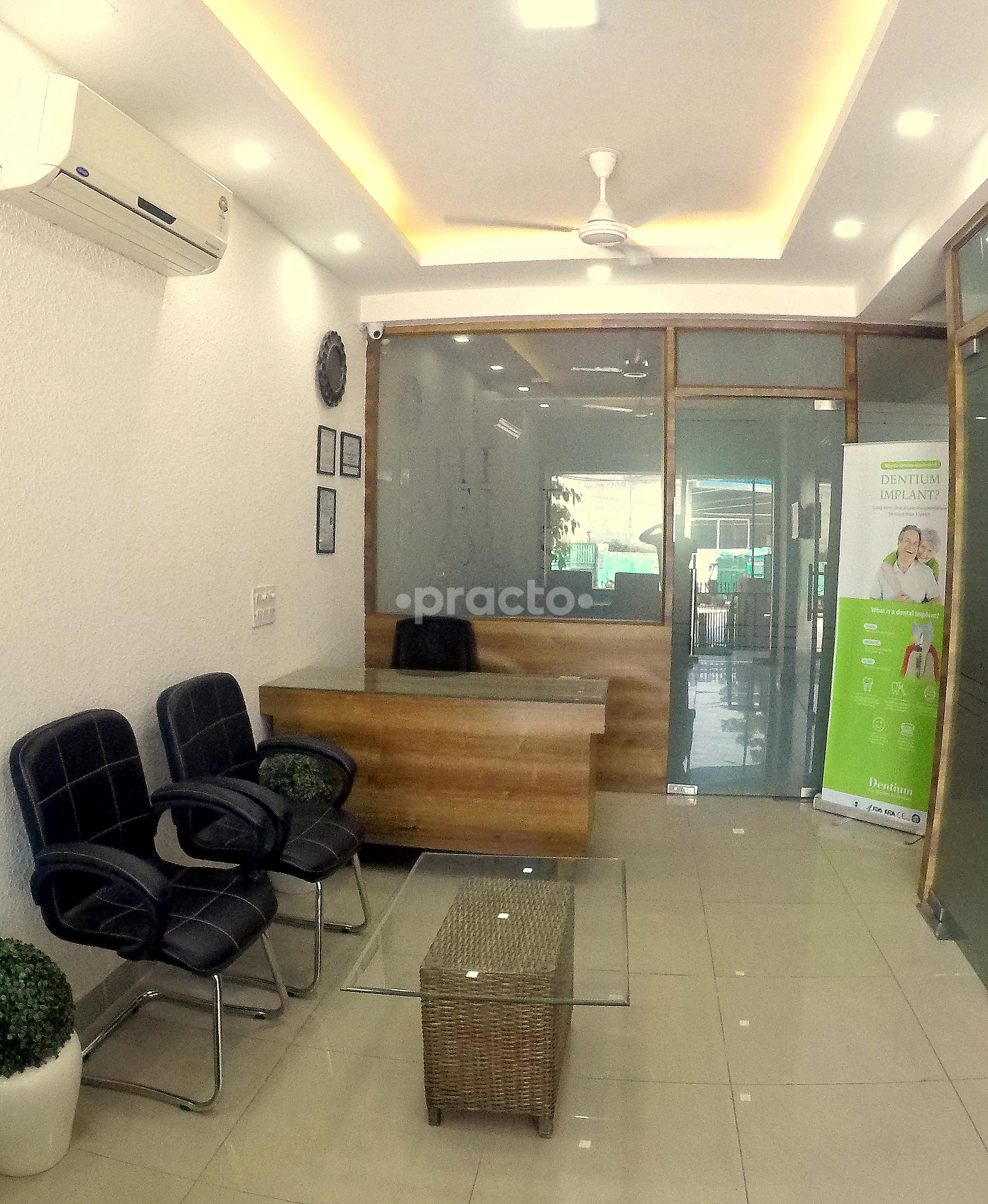 Reception at The Dental House Neb Sarai Delhi
