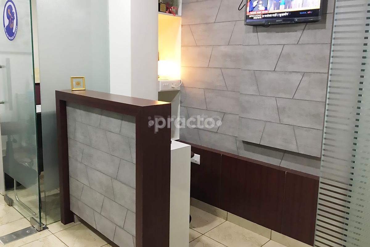 Reception at Dr Handa Orthopedic Clinic DLF Phase IV Gurgaon
