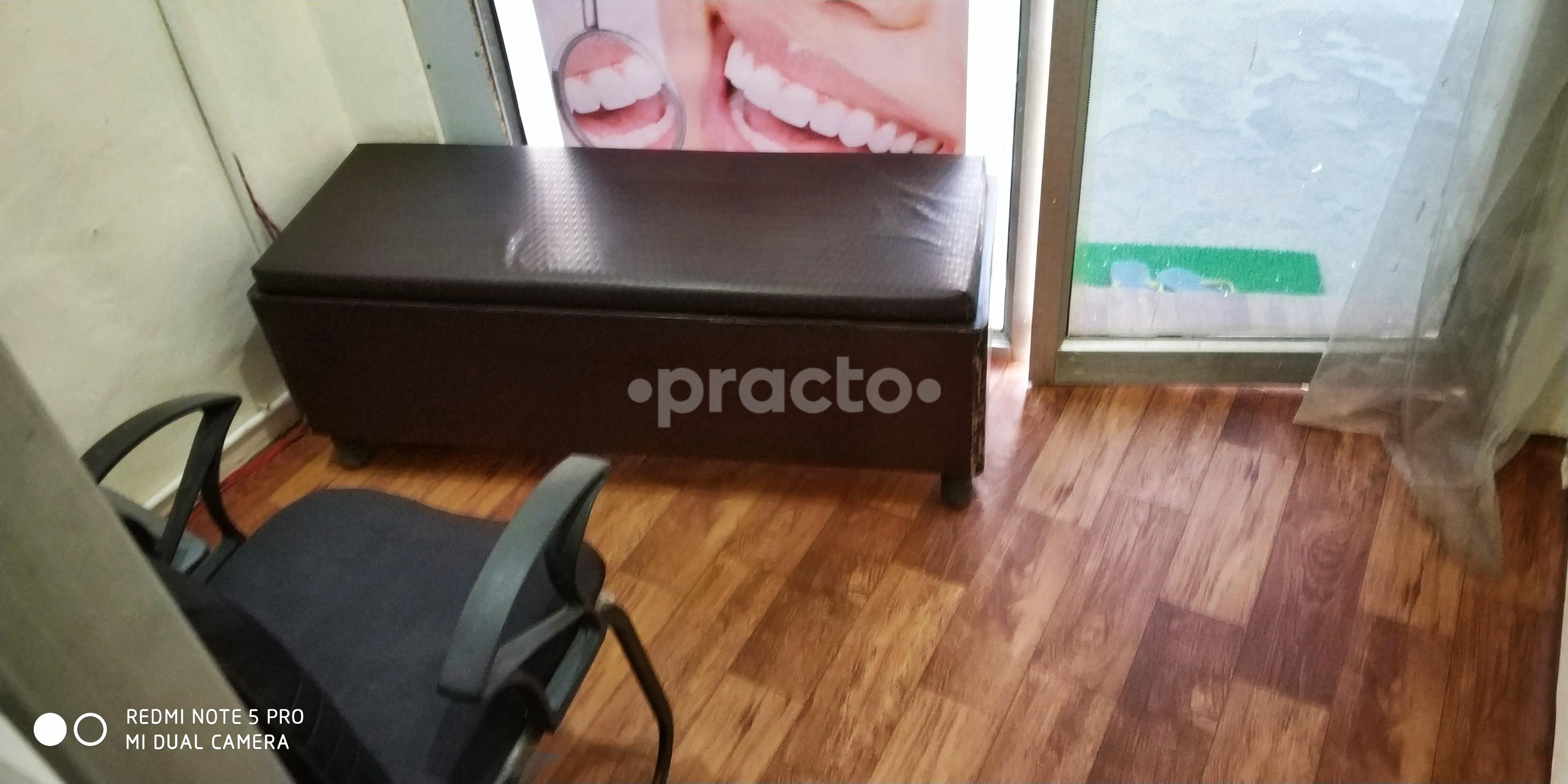 Waiting Area at Vision32 Dental Clinic Gurgaon Sector 10A Gurgaon