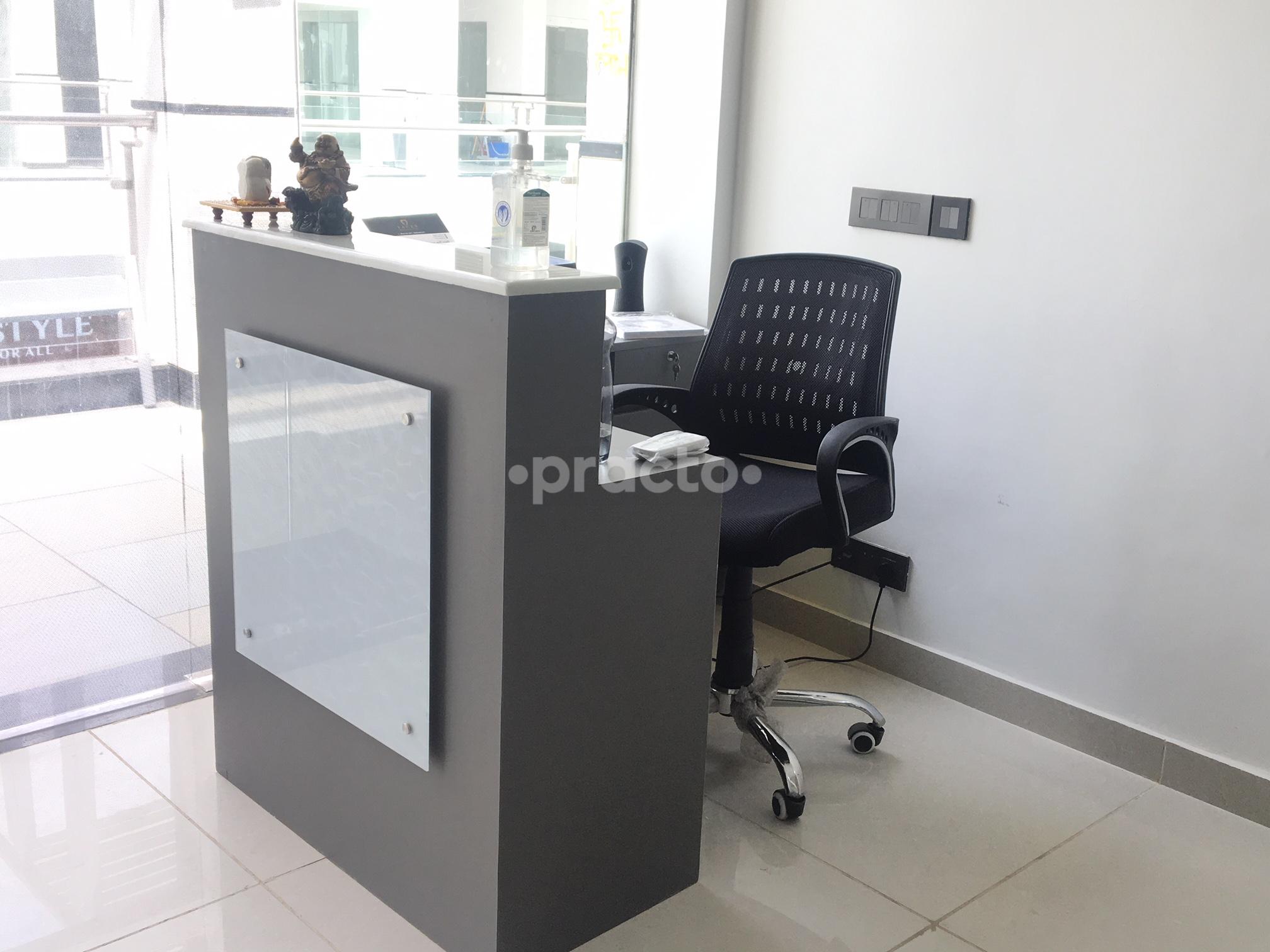 Reception at Faces Dental and Cosmetic Clinique Gurgaon Sector 66 Gurgaon