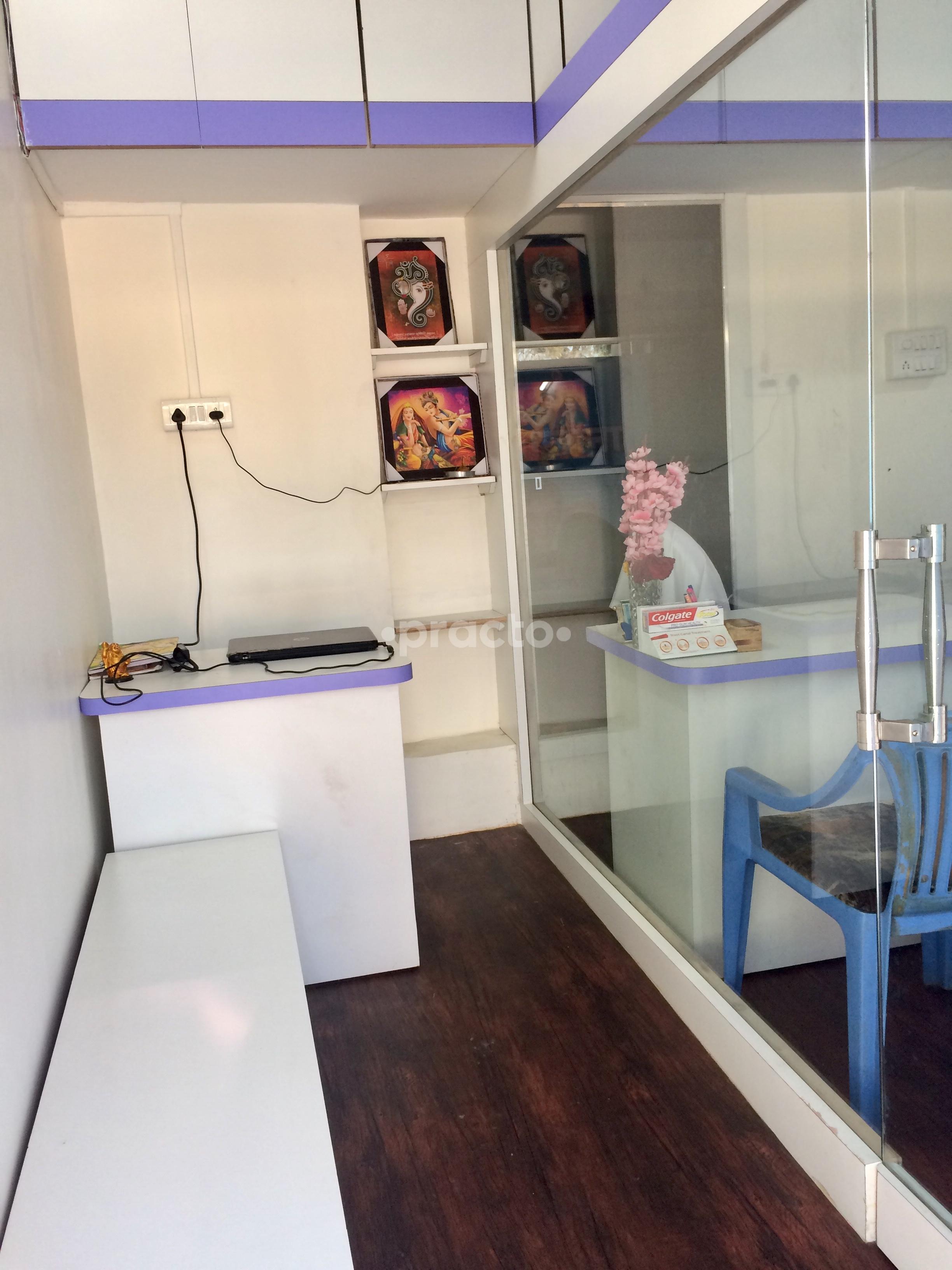 Reception at Dharmveer Advance Kids and Multispesiality Dental Clinic Katolroad Nagpur