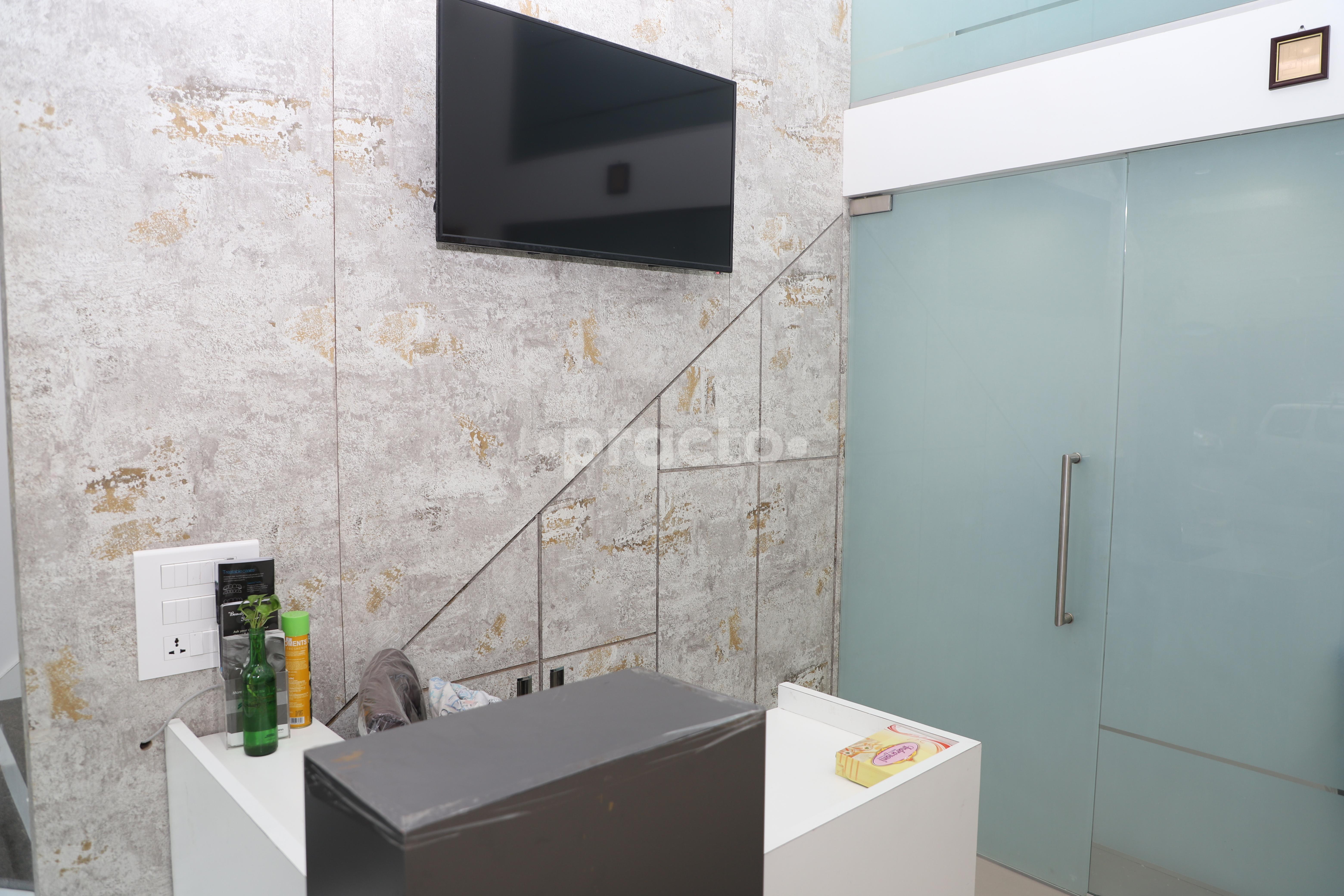 Reception Area at Panikar's Centre For Advanced Dentistry Sanpada Navi Mumbai