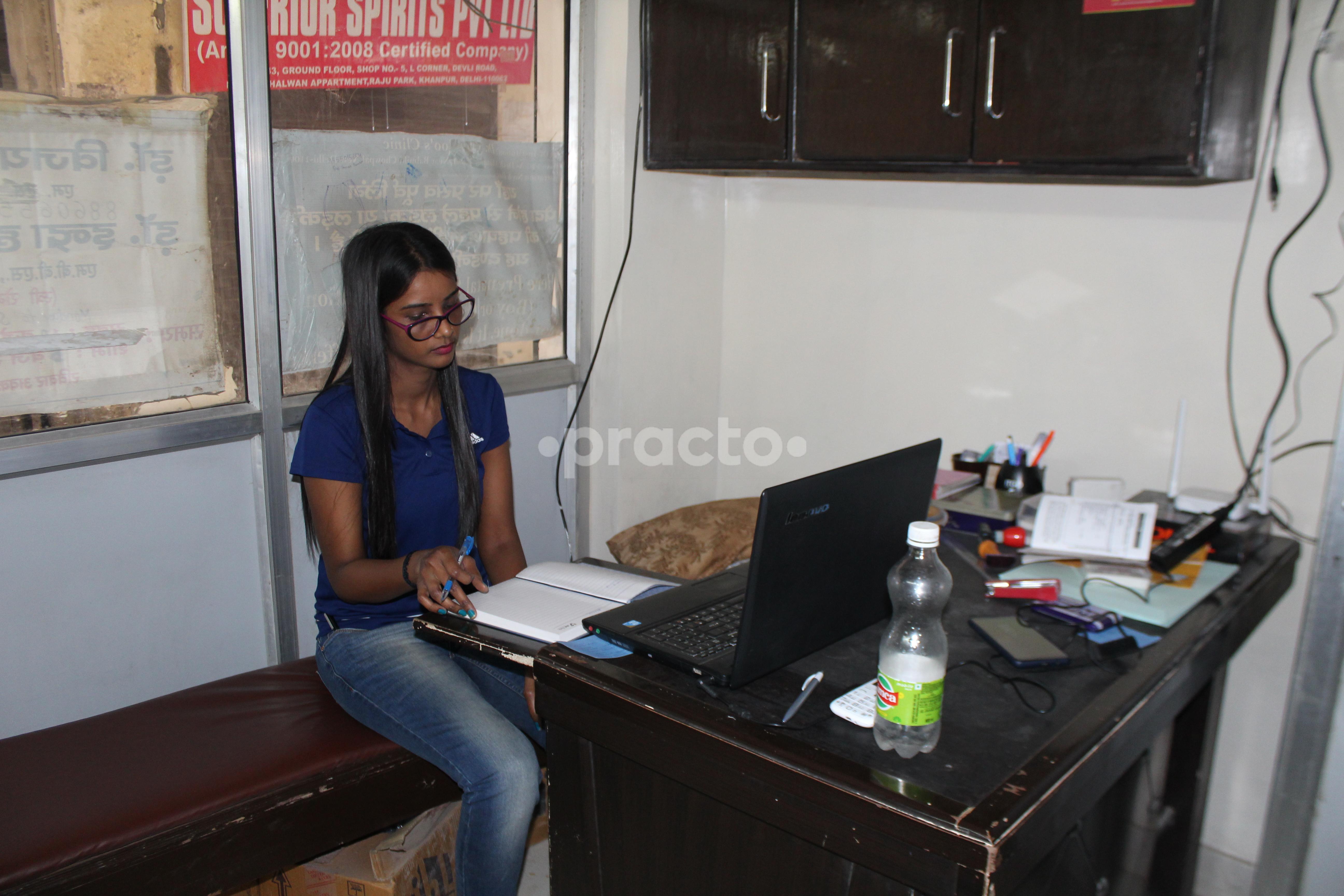 Reception at Dr Hangloo Clinic Khanpur Delhi