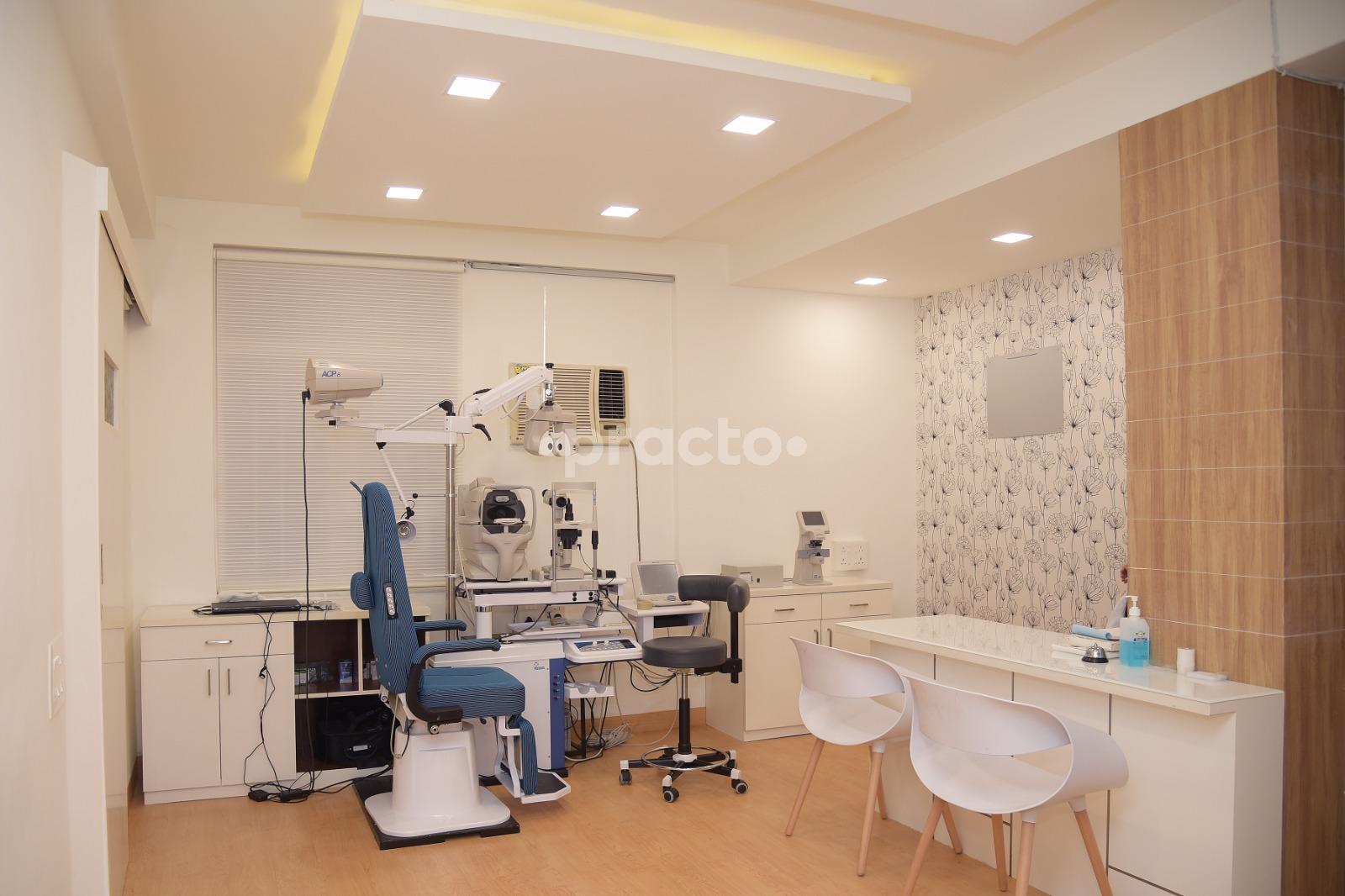 Consultation Room at Nayanjyot Eye Care Deccan Gymkhana Pune
