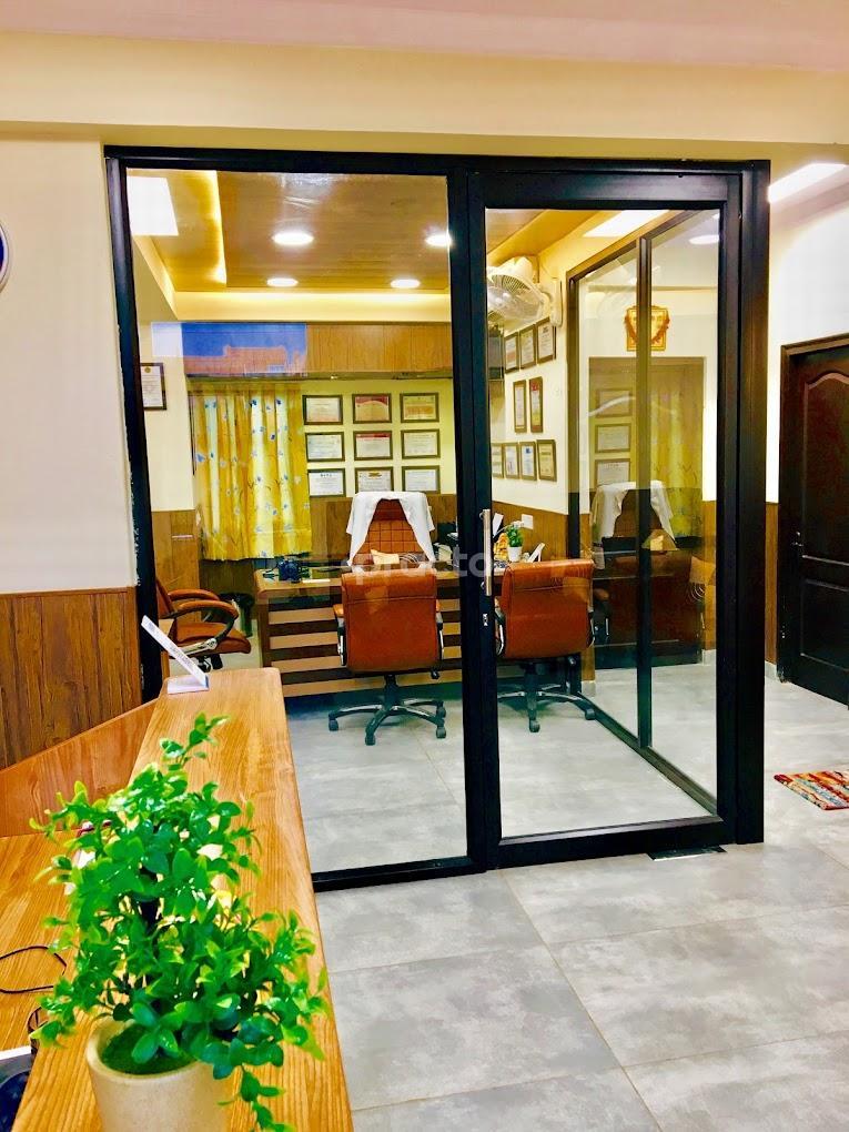 Waiting Area at Starline Dental Clinic Vasundhara Ghaziabad