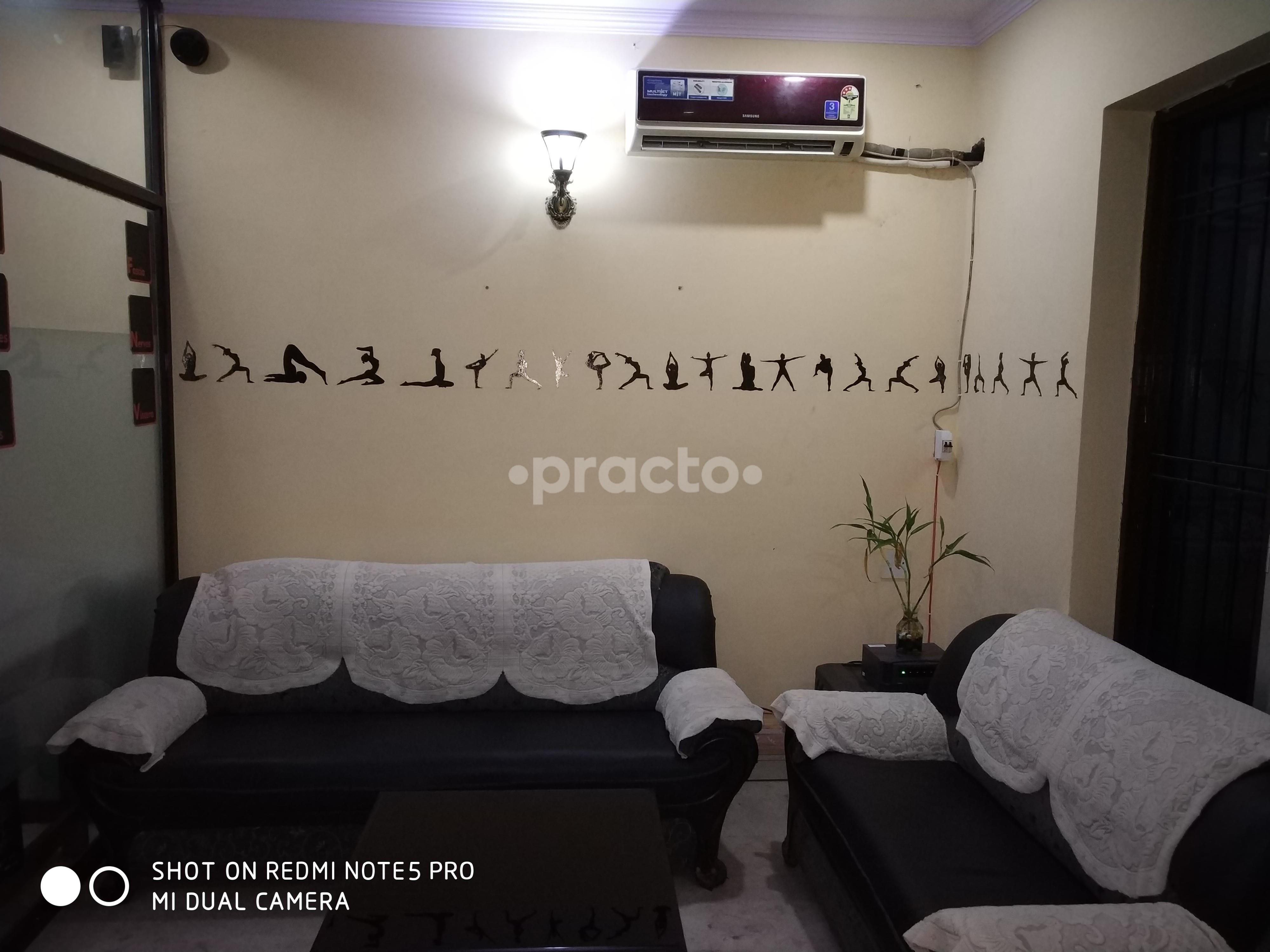 Waiting Area at Physionix Sector 19 Noida