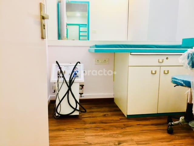 Dr. Vrushali RaneKhan's Cosmetic Dermatology Clinic Santacruz West Mumbai