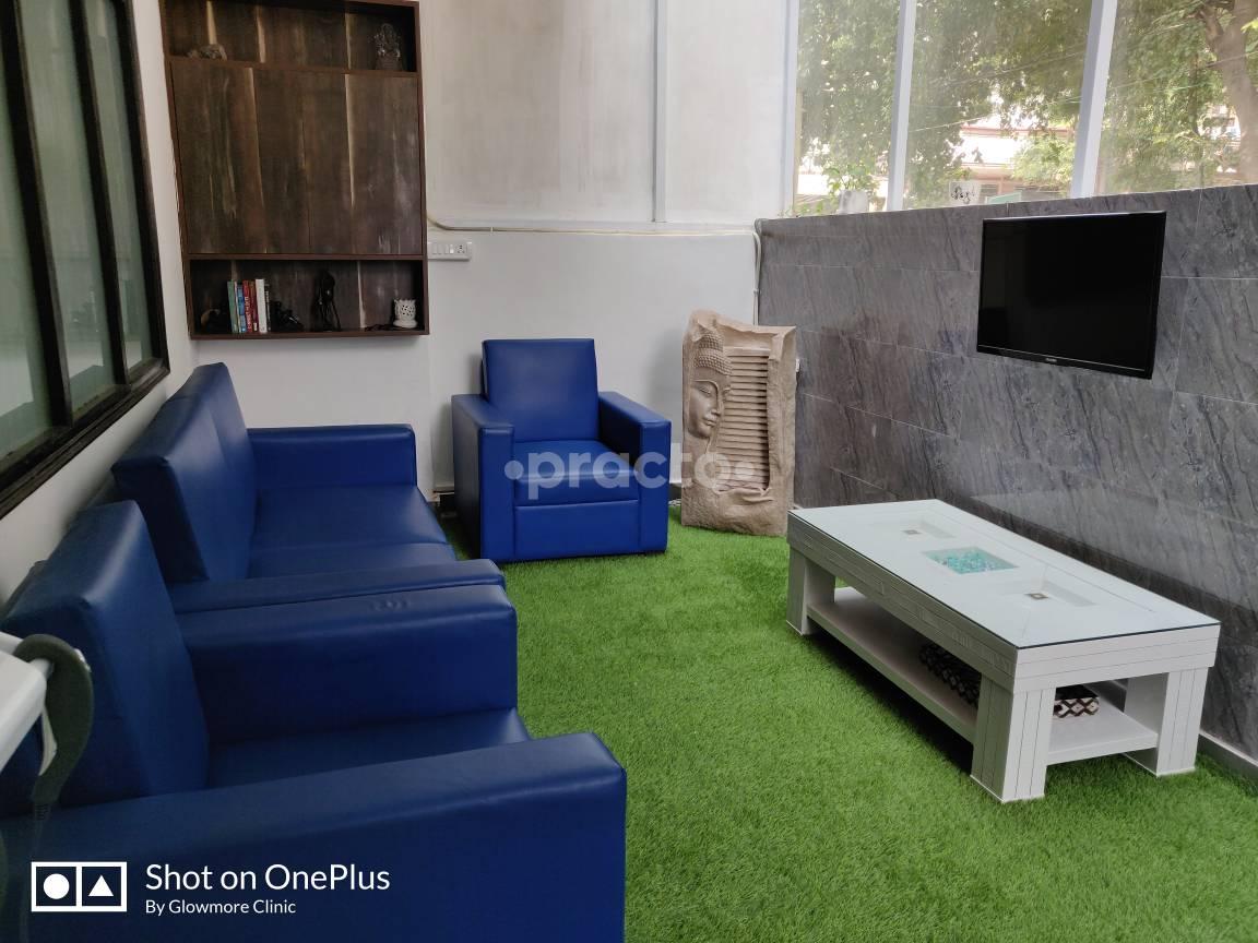 Waiting Area at Glow More  Clinic Sector 33 Noida
