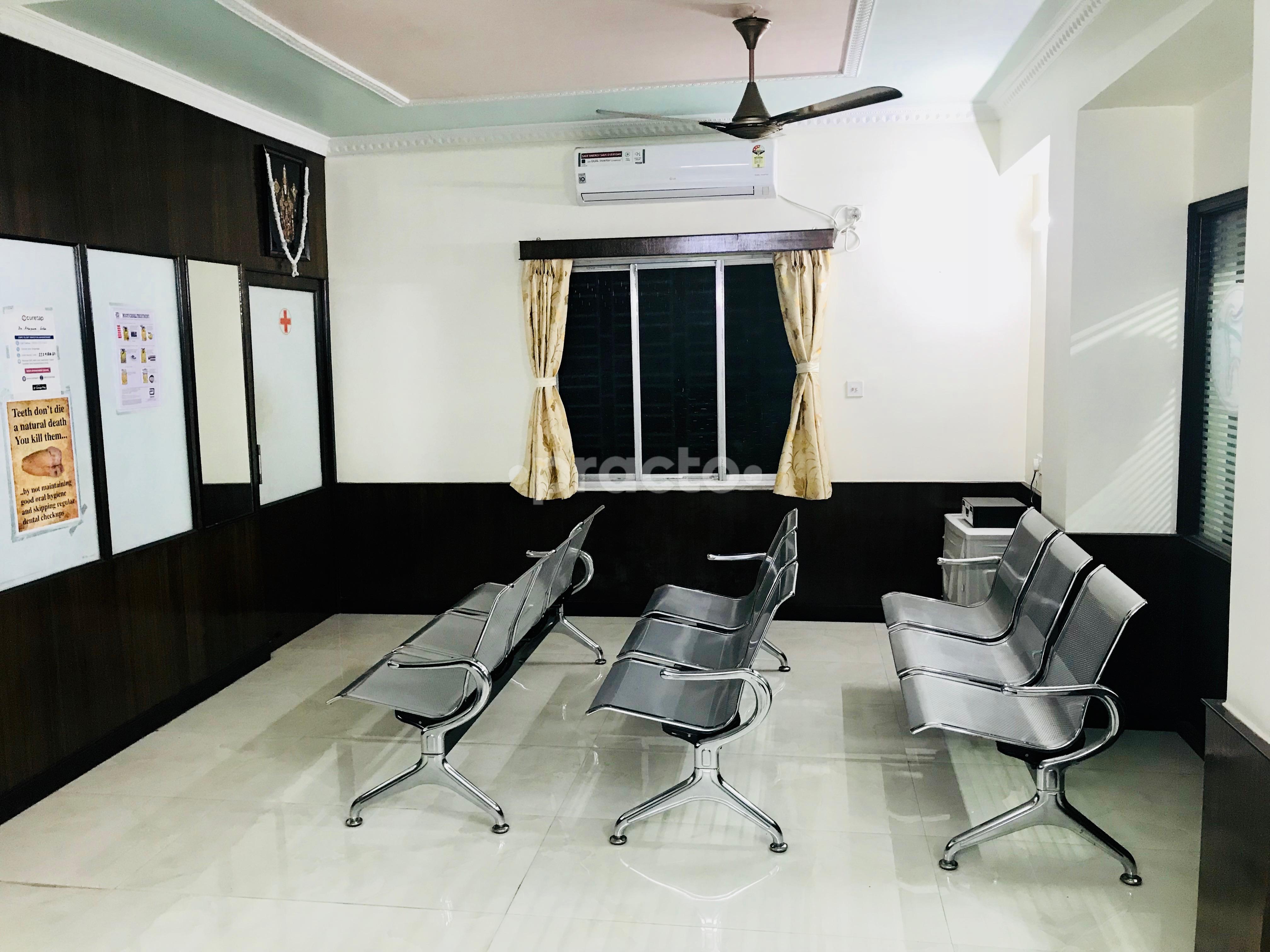 Waiting Area at Sri Ram Dental Clinic Keshtopur Kolkata