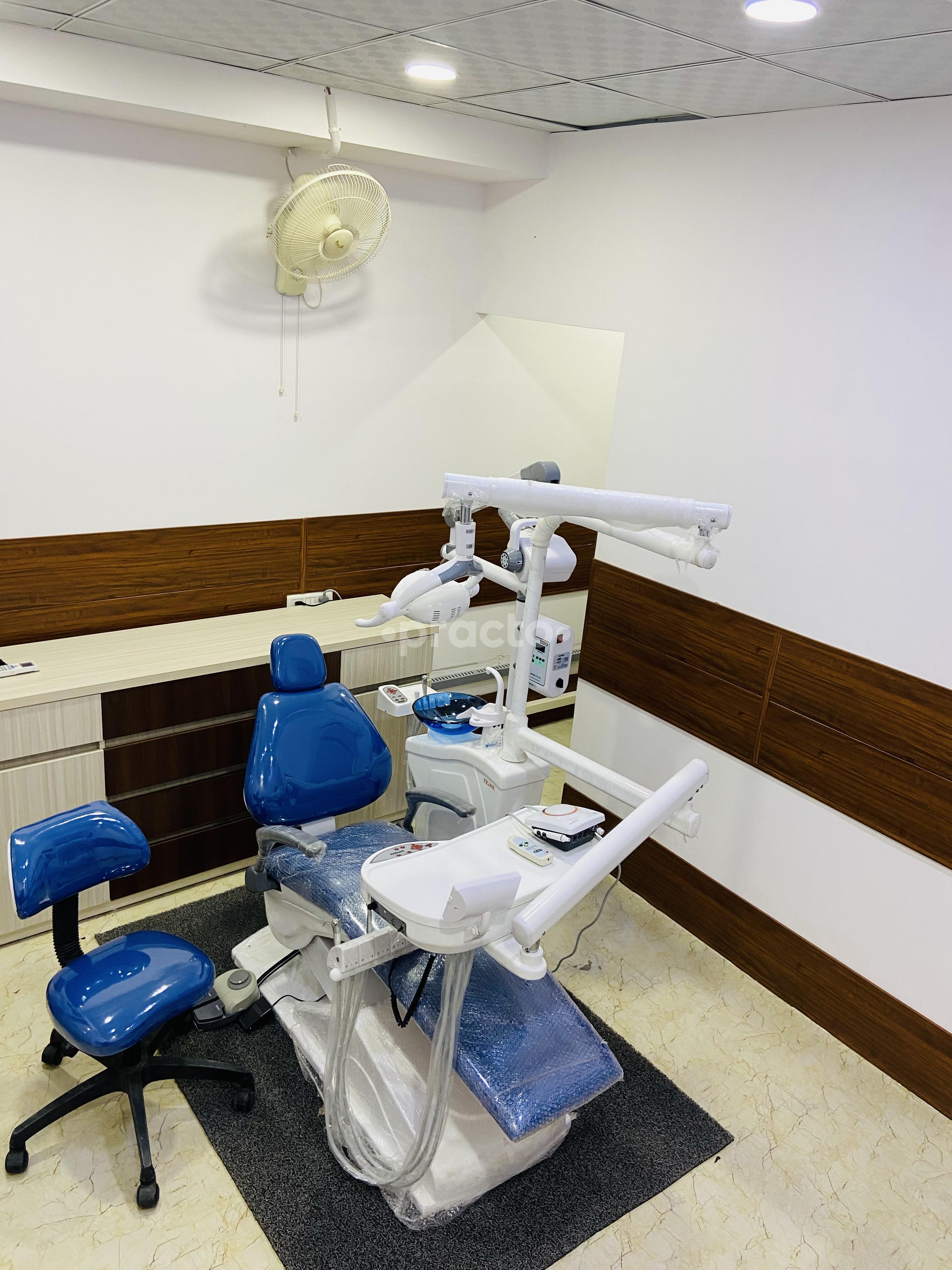 Examination Room at Paradise Dental Clinic Dwarka Sector 14 Delhi
