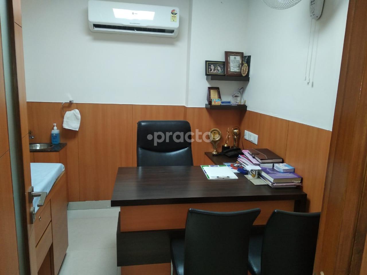 OPD/Ward at Health Plus Clinic Gurgaon Sector 54 Gurgaon