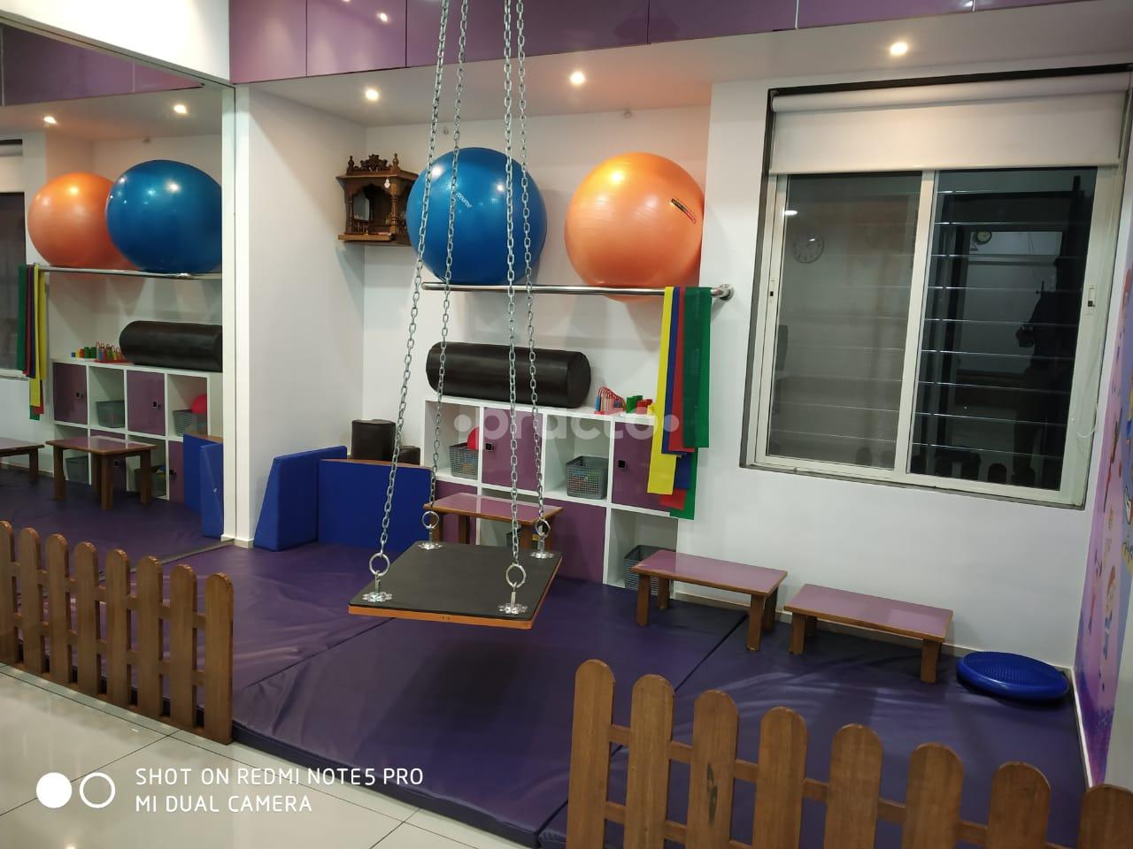 Waiting Area at Healing Bones Clinic - Orthopaedic And Physiotherapy Kondhwa Pune