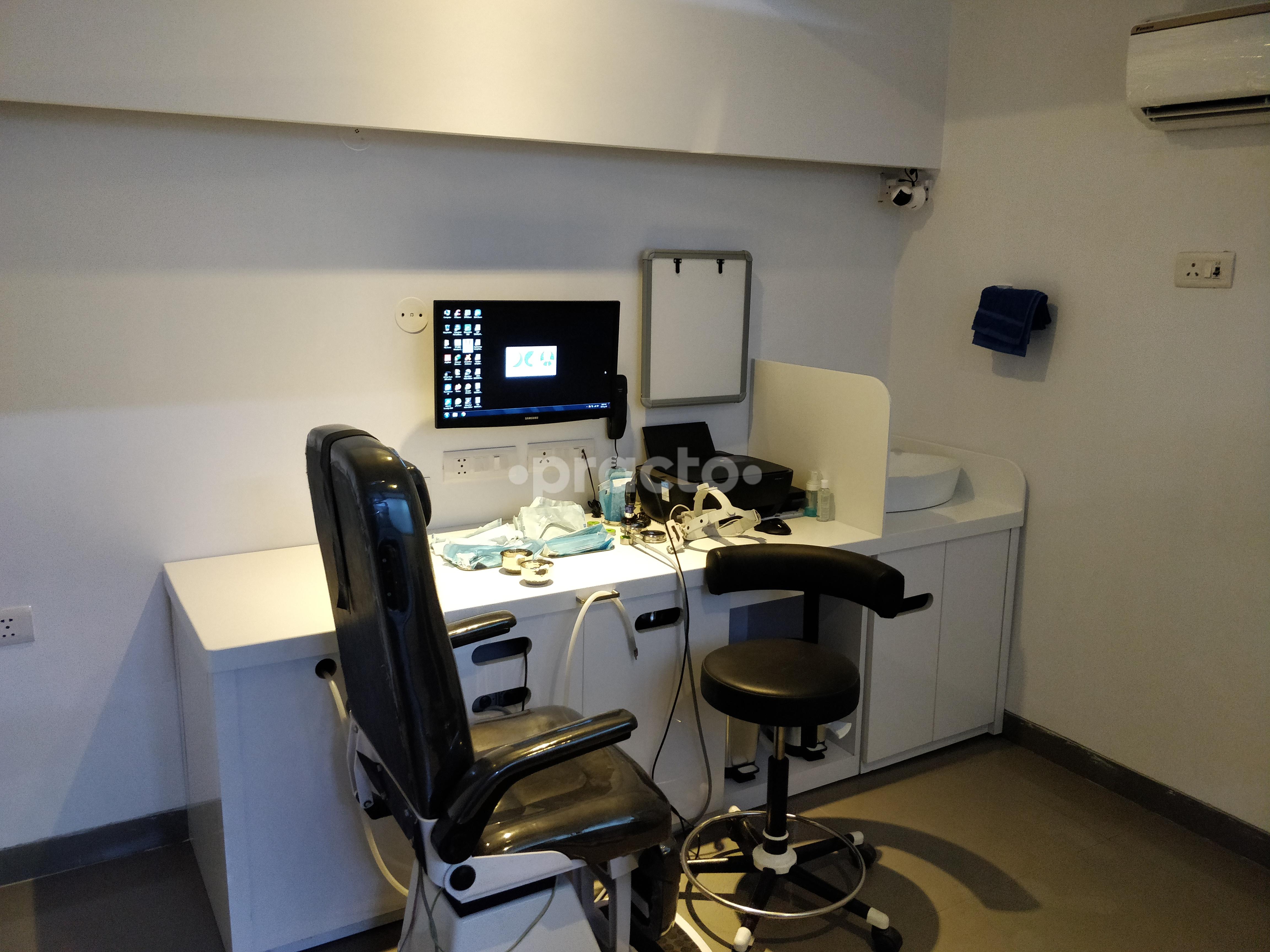 Consultation Room at Kapoor Medical Centre Dilshad Garden Delhi
