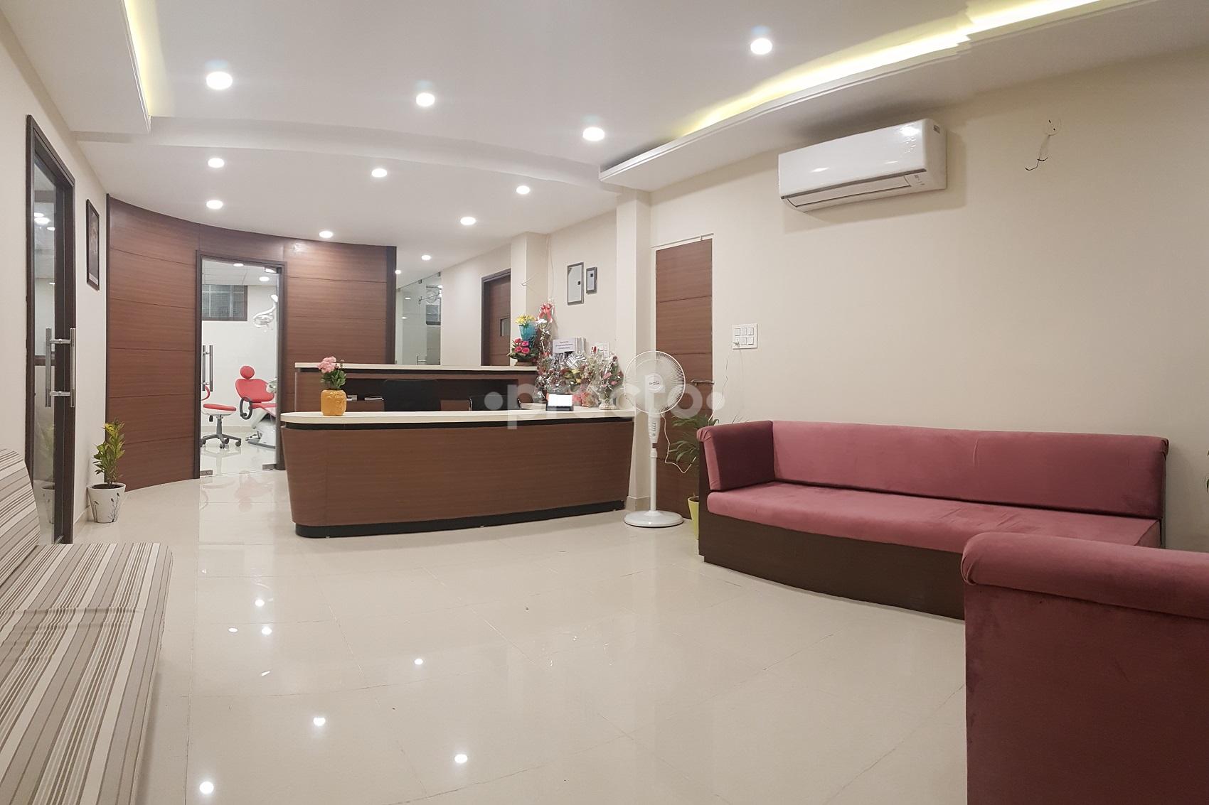 Waiting Area at Thaper Dental Clinic Bajaj Nagar Jaipur