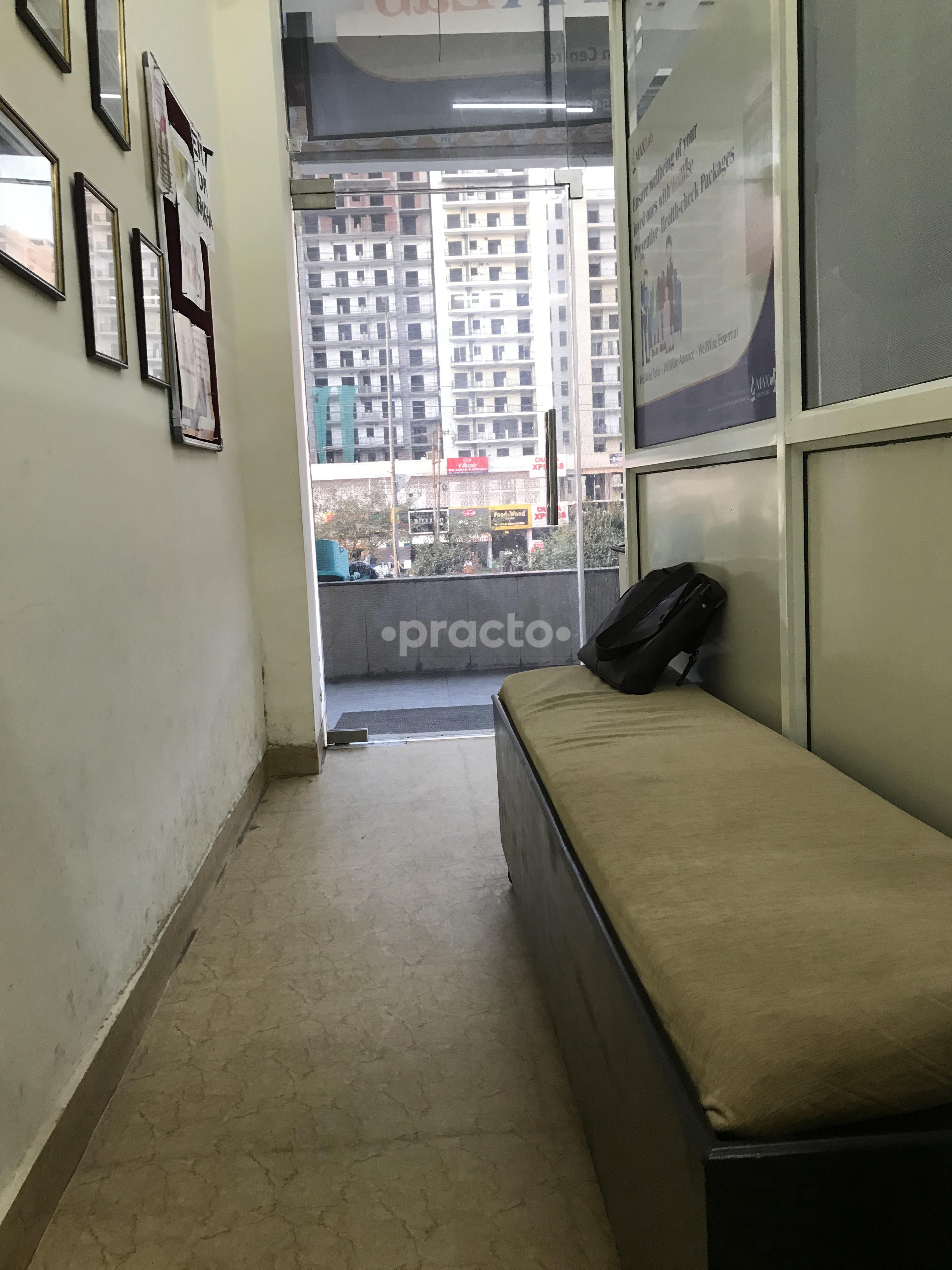 Waiting Area at ENT & Endoscopic Sinus, Cochlear Implant Clinic Sector 76 Noida