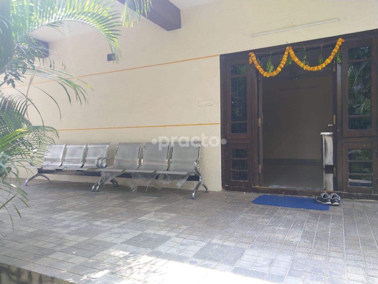 Waiting Area at Claws and Paws Pet Clinic Madhapur Hyderabad