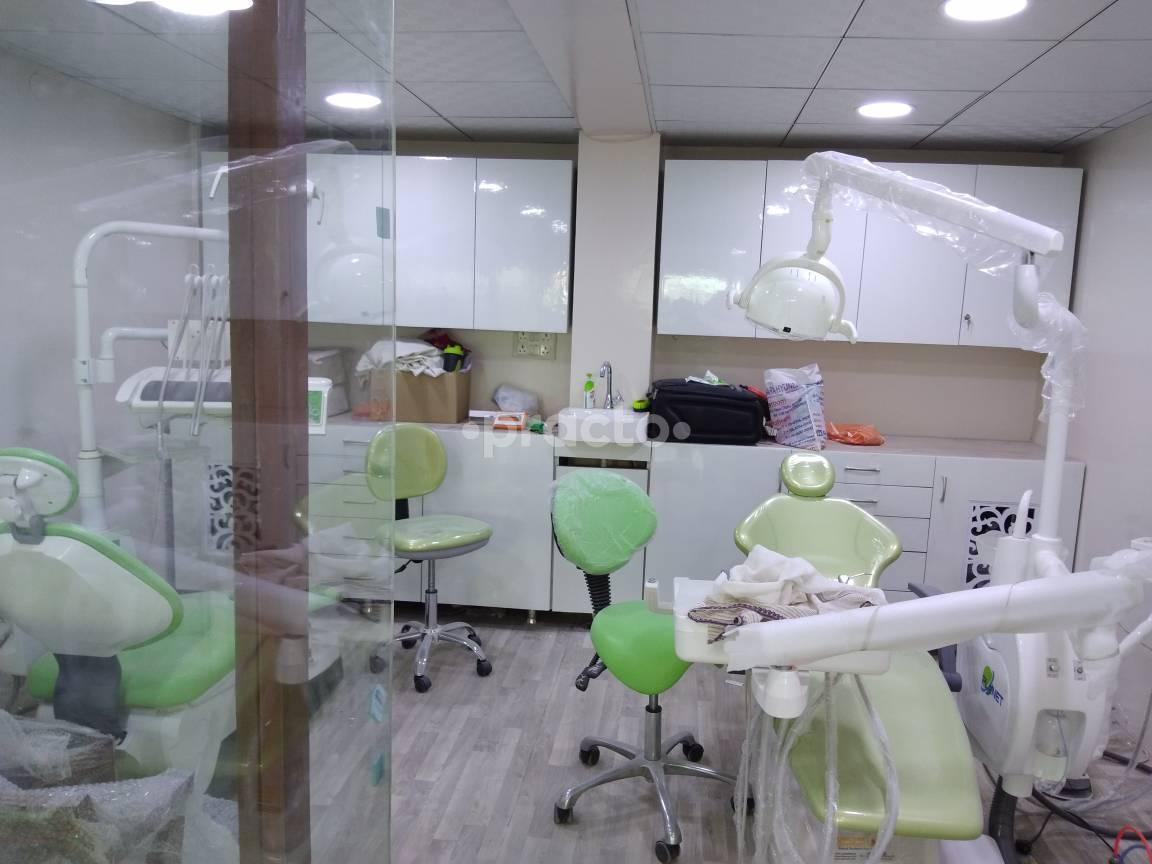 Equipment Area at I M Dentist Gujranwala Town Delhi