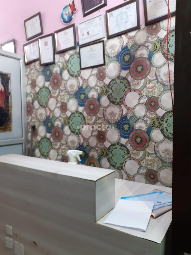 Reception Area at Dr Raman Clinic Diabetes Centre Uttam Nagar Delhi