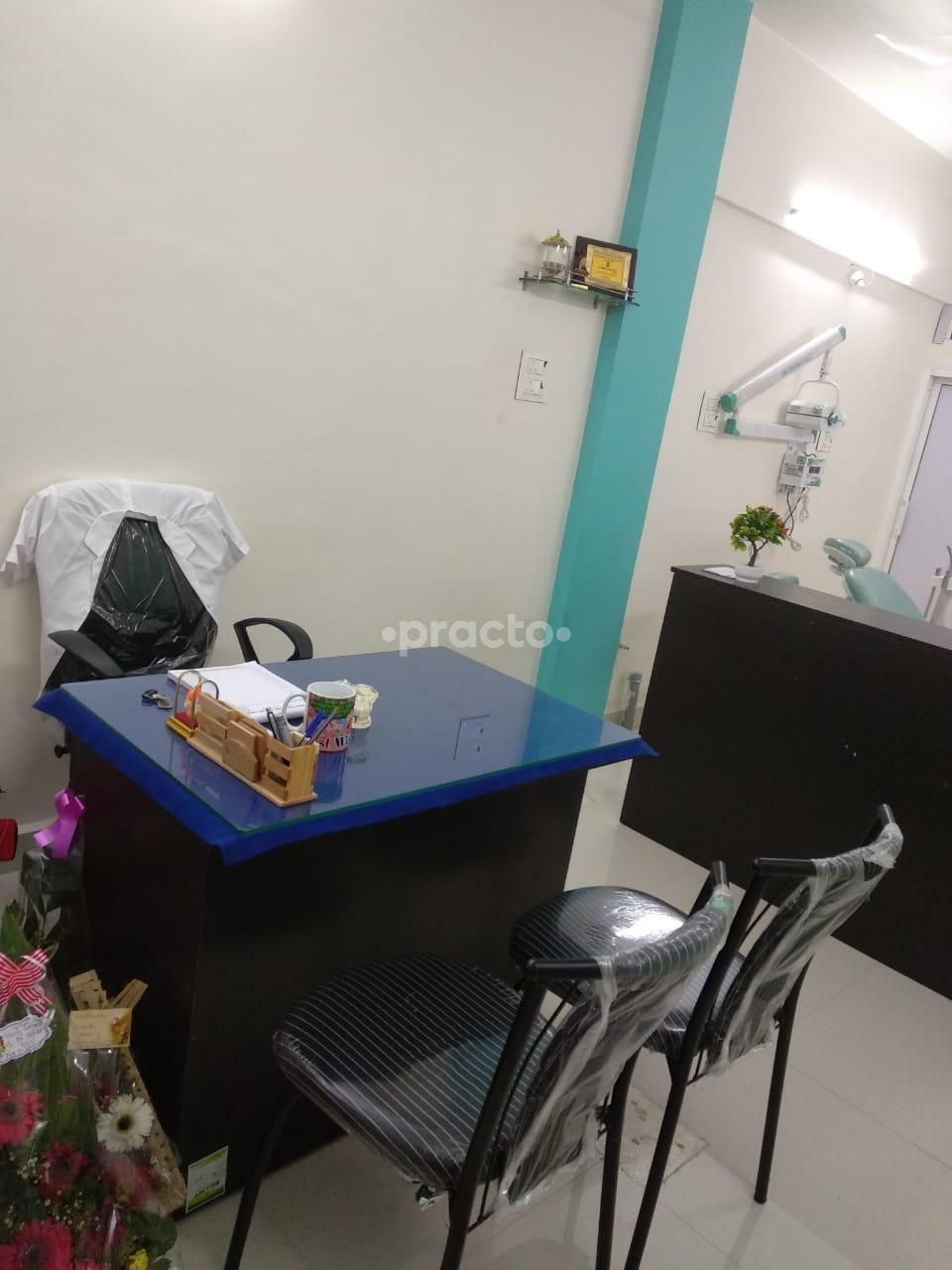 Consultation Room at Dr. Goyal's Dental and TMJ Care Vasai West Thane