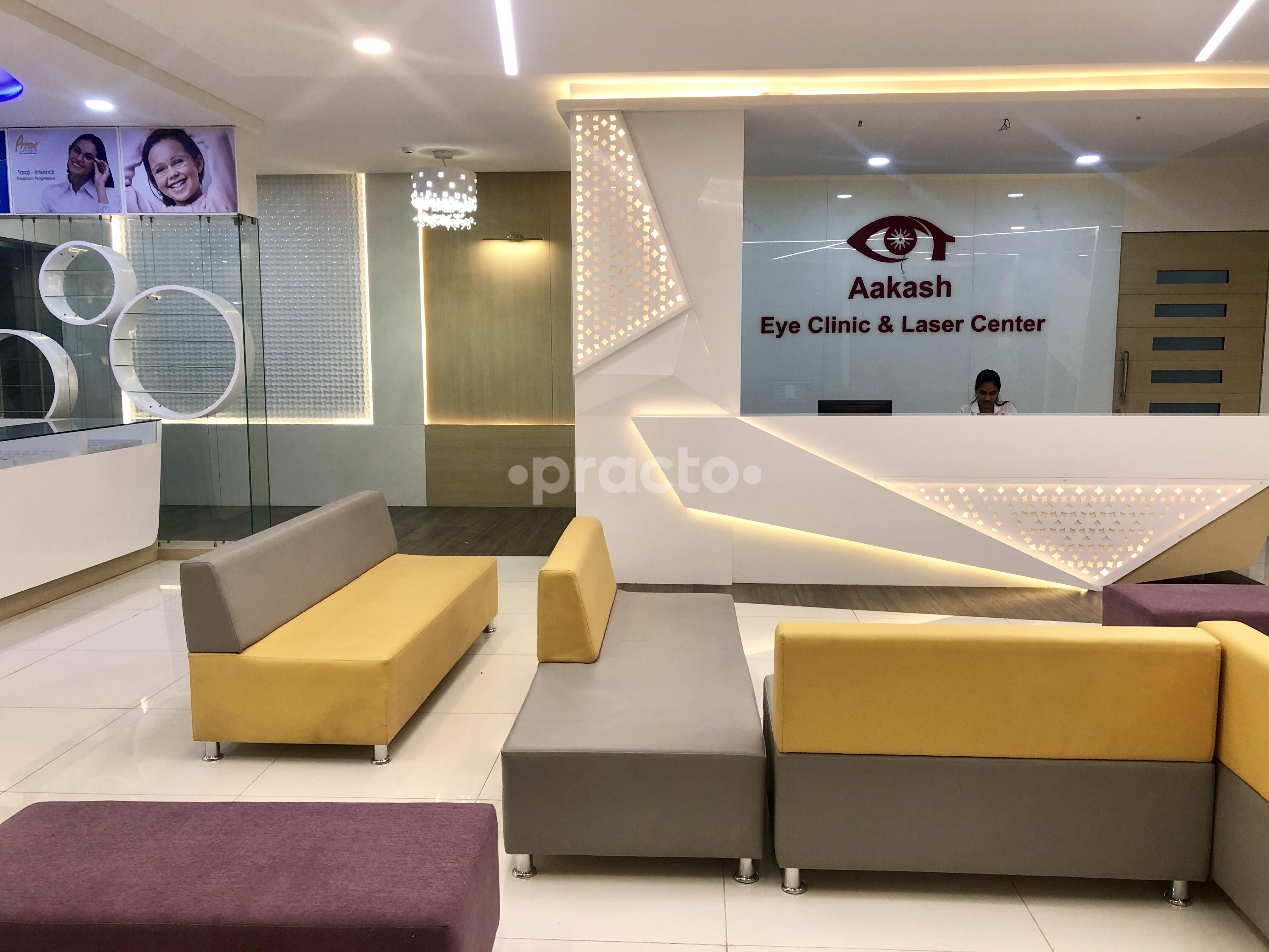 Reception at Aakash Eye Clinic & Laser Centre Viman Nagar Pune