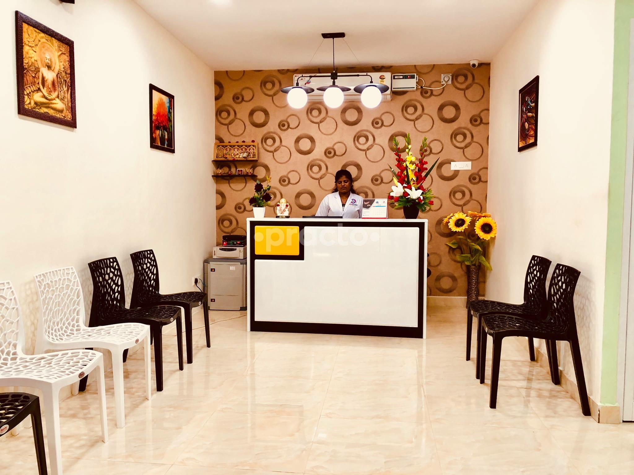 Reception at Dr Aarthi Dental Care Medinspire Navalur Chennai