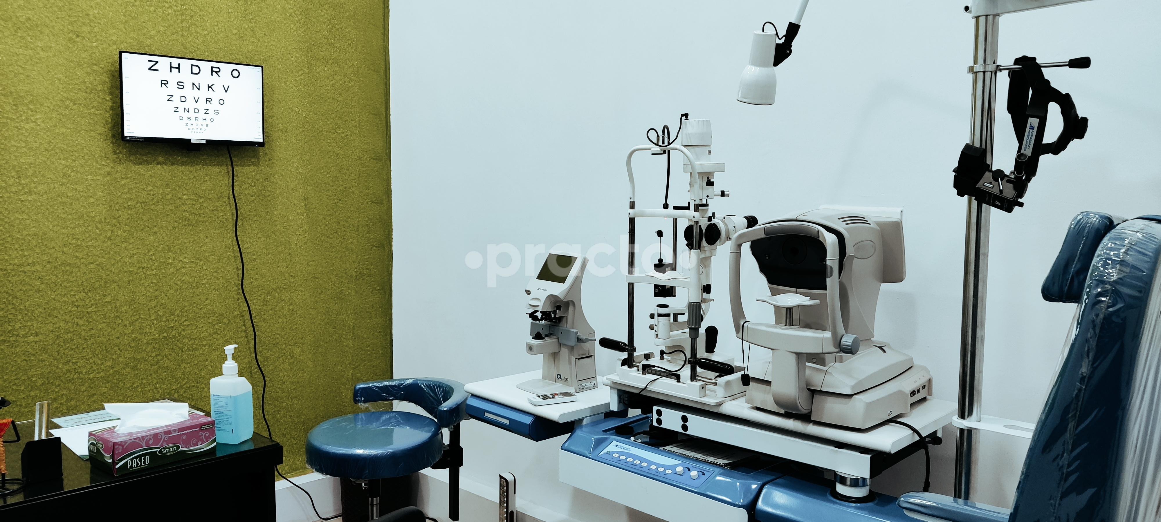 Consultation Room at ReStora Care Clinic Sector 76 Noida