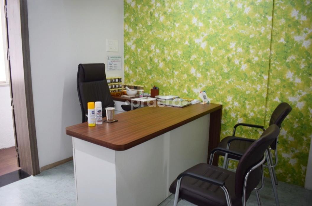 Consultation Room at Khasgiwale Ayurveda Clinic Shaniwar Peth Pune
