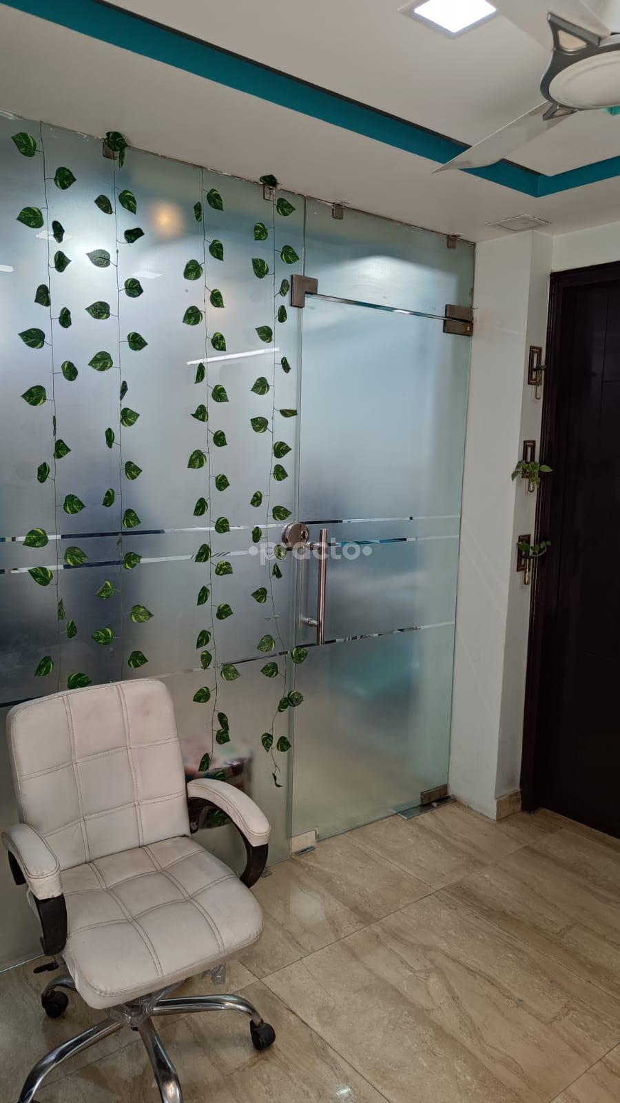 Waiting Area at Dentaris -A Specialist Dental Clinic Uttam Nagar Delhi