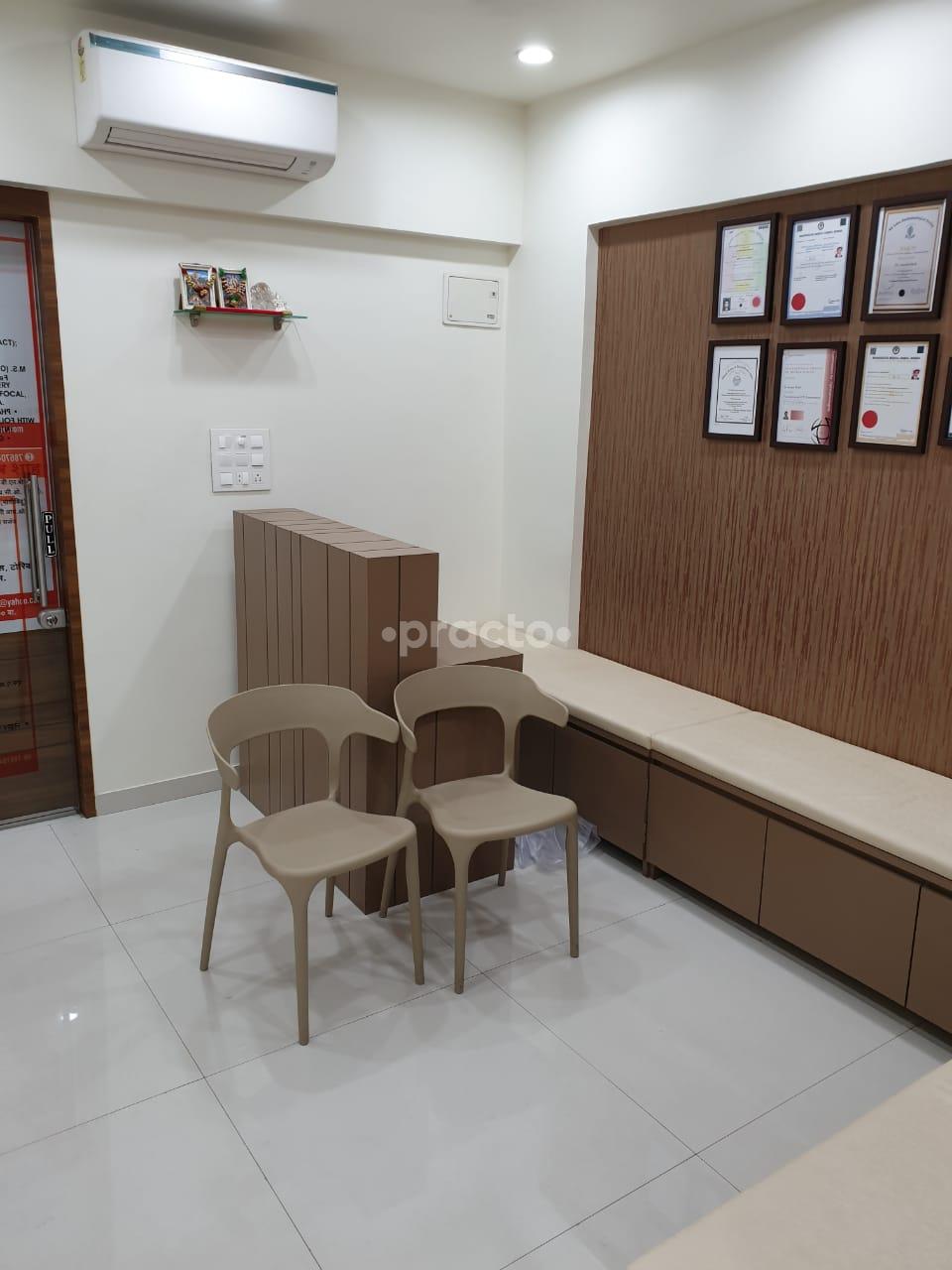 Reception at Radiancce Eye Care Centre Gokhale Road Thane