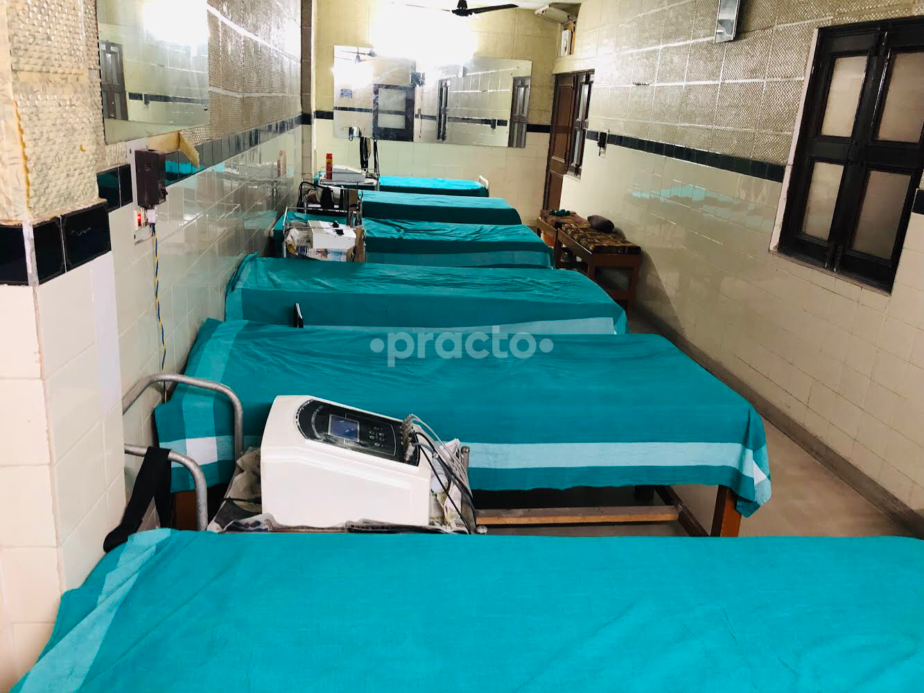 Services at Singh Physiotherapy Centre Palam Village Delhi