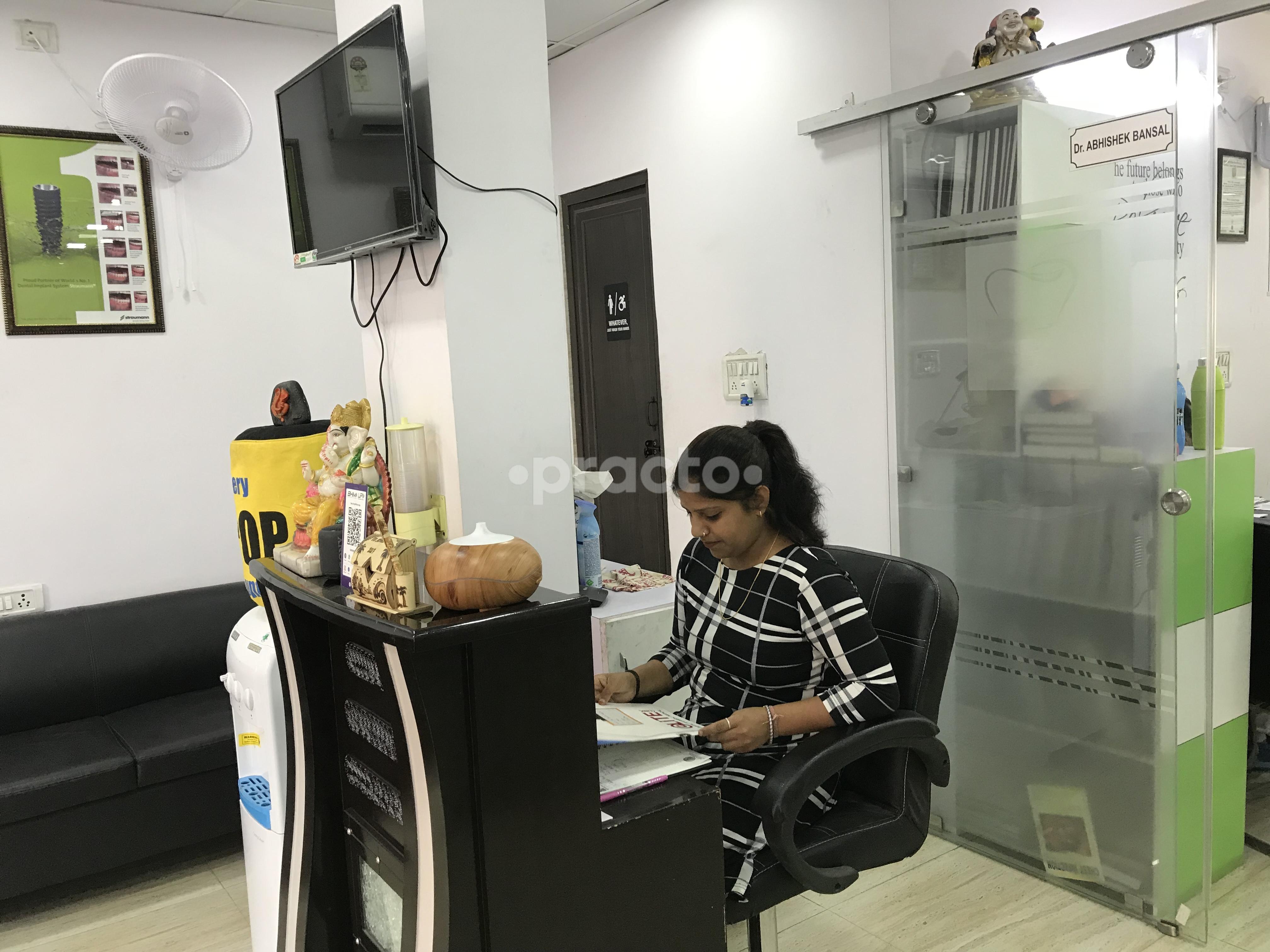 Reception at Elite Clinic Rohini Sector 3 Delhi