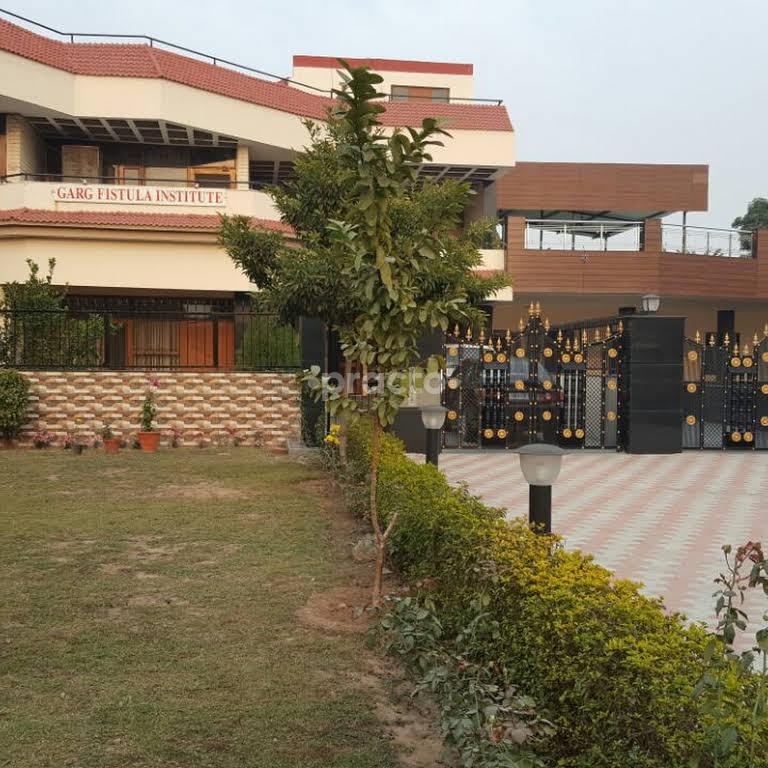 Entrance at Garg Fistula Research Institute Sector- 14 Panchkula