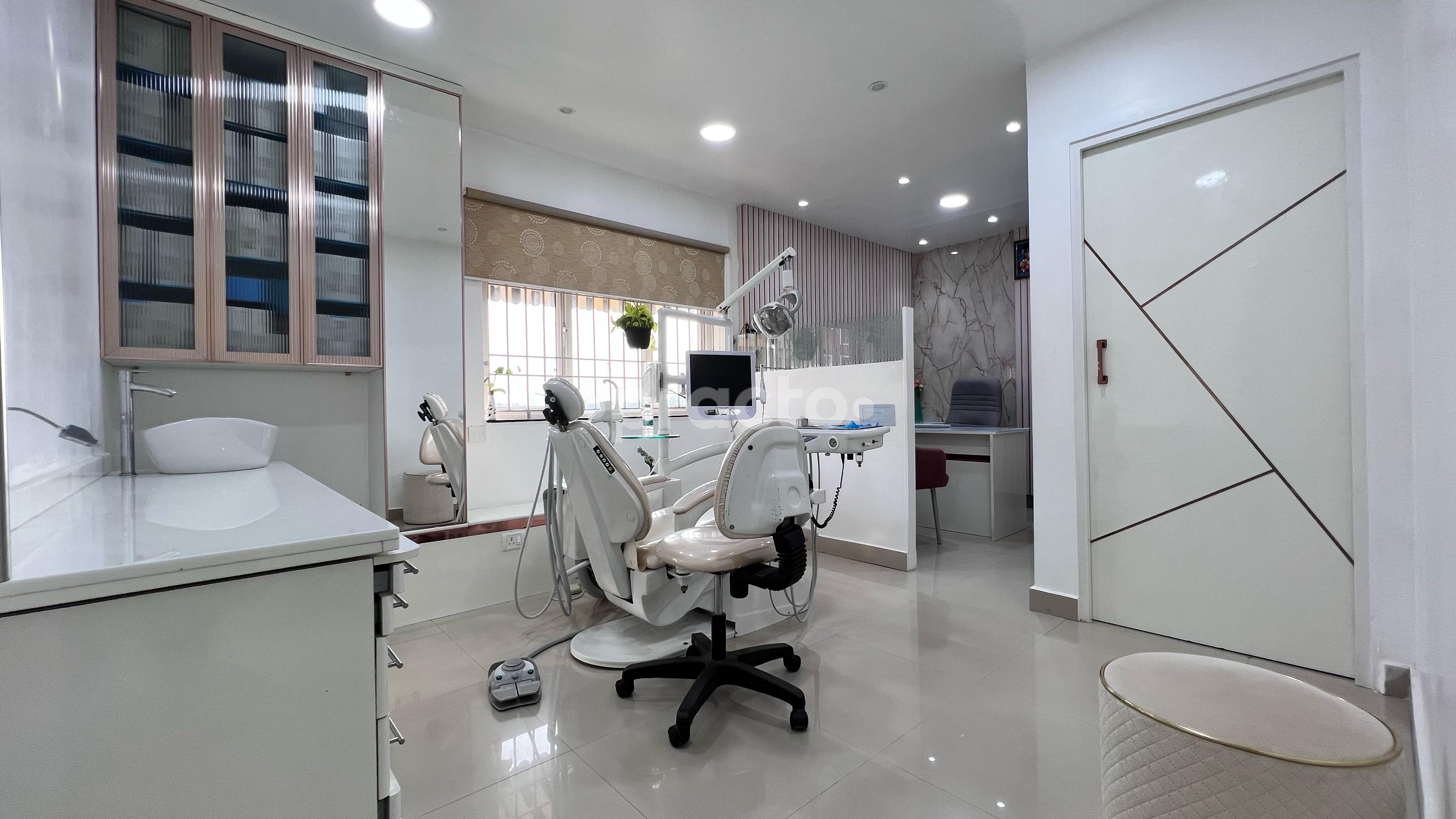 Consultation Room at Prime Dental Multispeciality Clinic Sholinganallur Chennai