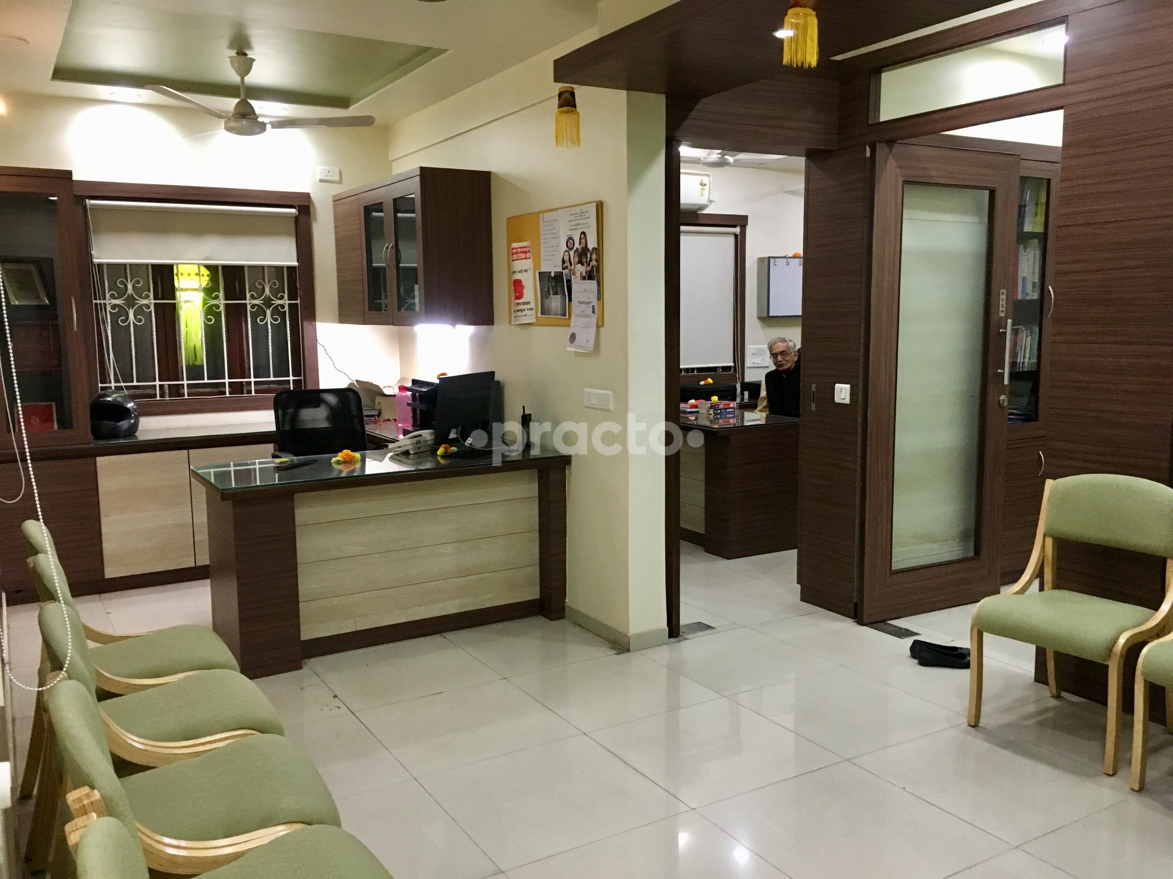 Reception at Dr Amit Nulkar’s Clinic Deccan Gymkhana Pune