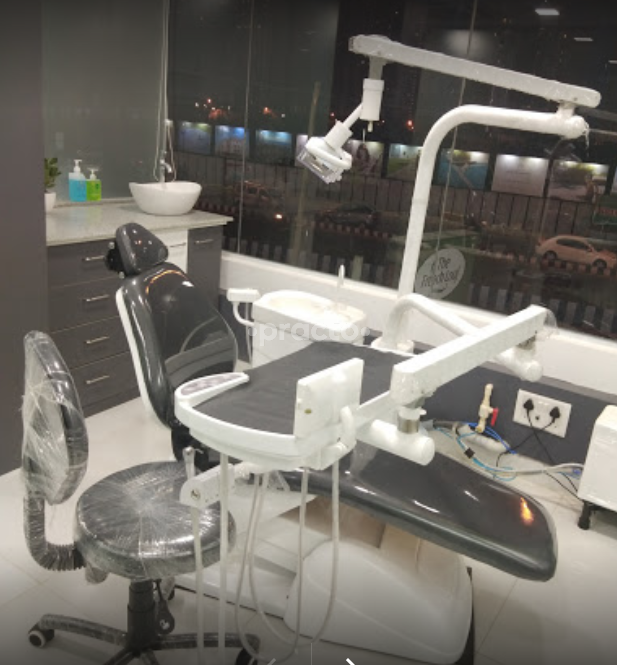 Rootz Dental Care And Implant Center Navalur Chennai