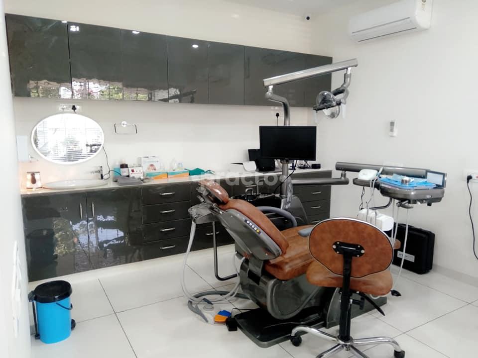 Operation Theatre at Dr. Bindra Dental Clinic, Implants,Hair Transplant. Rajguru Nagar Ludhiana