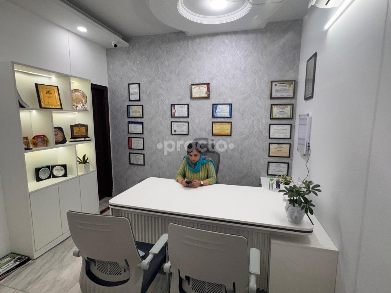 Pneulife care clinic Naraina Vihar Delhi