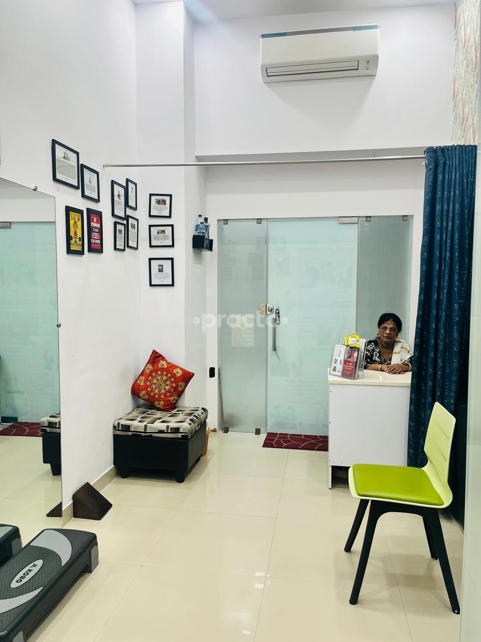Spine Clinic Malad East Mumbai