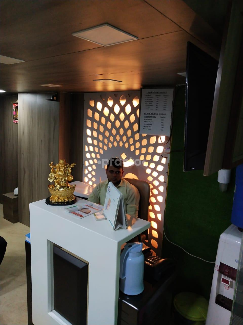 Reception at Rashi Clinic Greater Noida West Greater Noida
