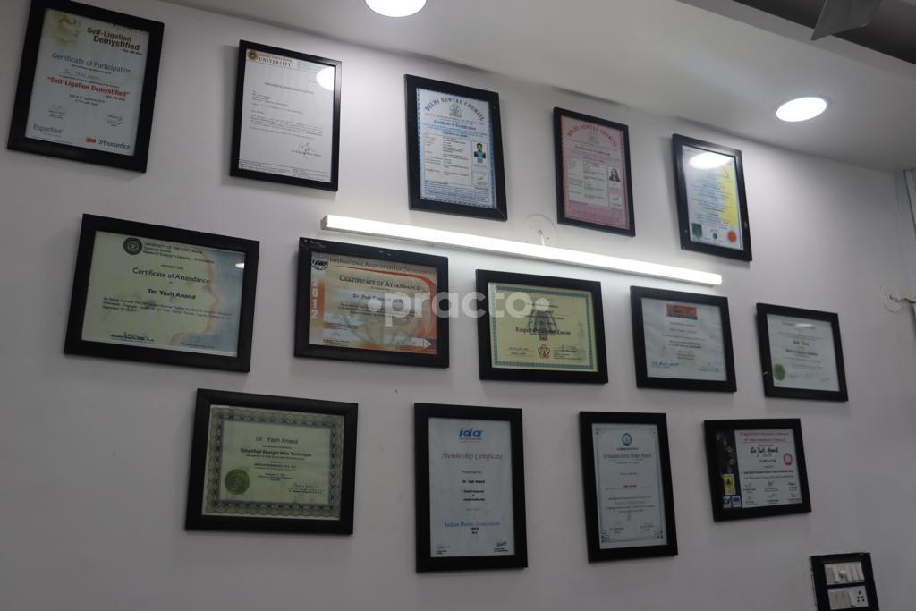 Waiting Area at Yash Dental Orthodontic And Aesthetic Centre Vikas Puri Delhi