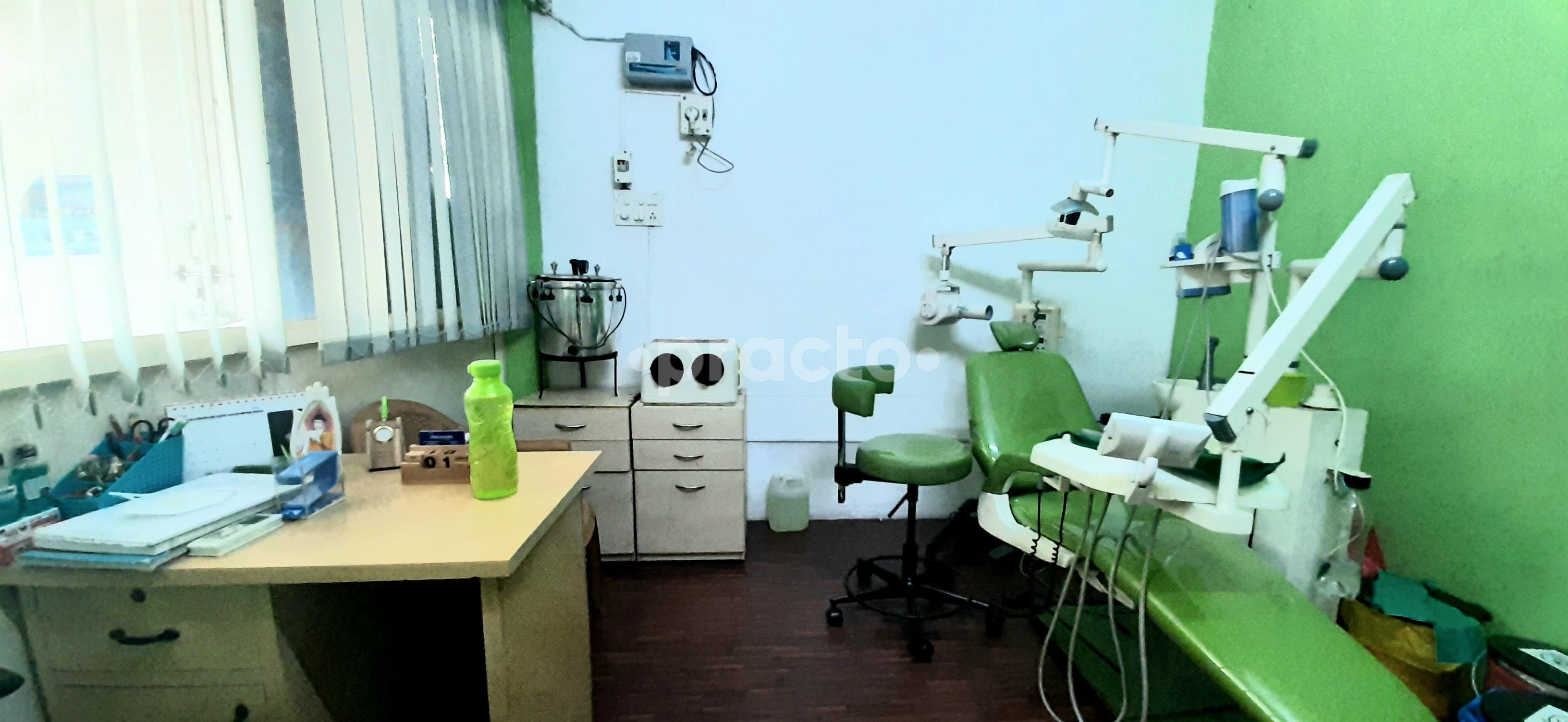 Consultation Room at Smilemakers Dental Clinic and Implant Centre Nanganallur Chennai