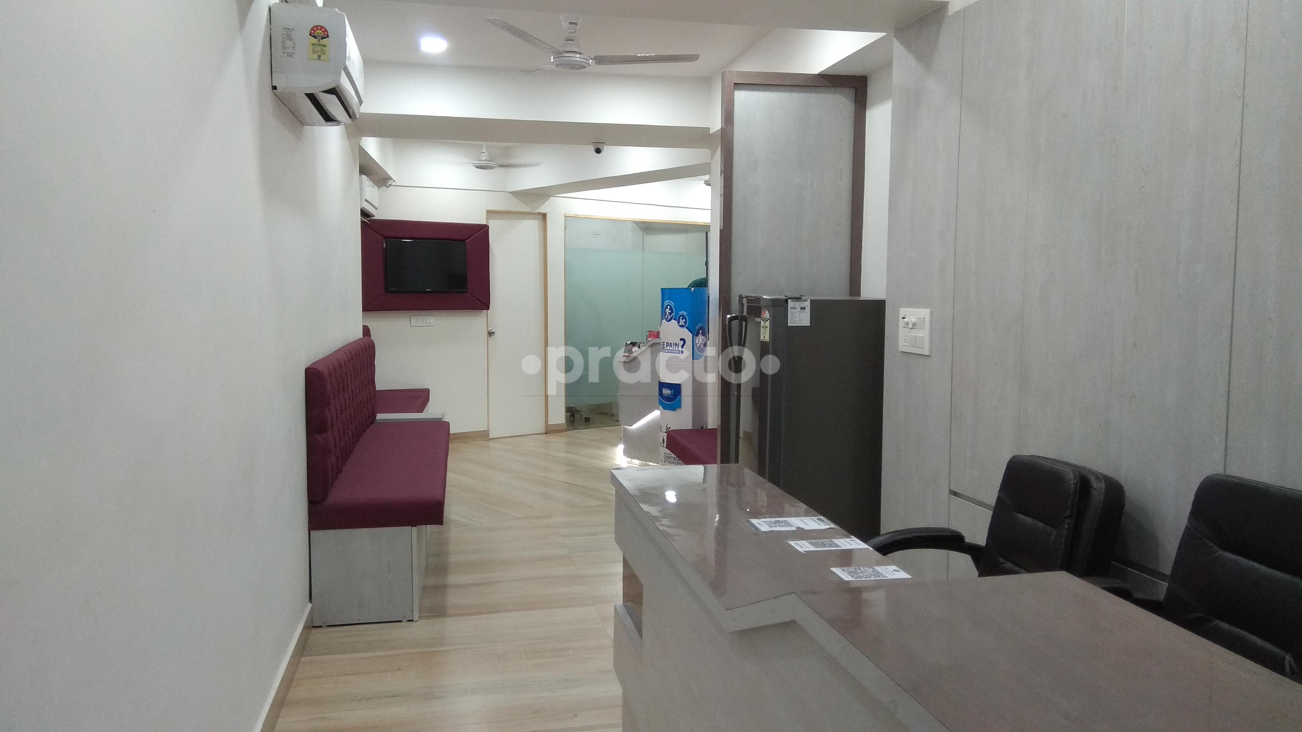 Waiting Area at Dr Mohanty'S Cardiology Clinic Sector 100 Noida