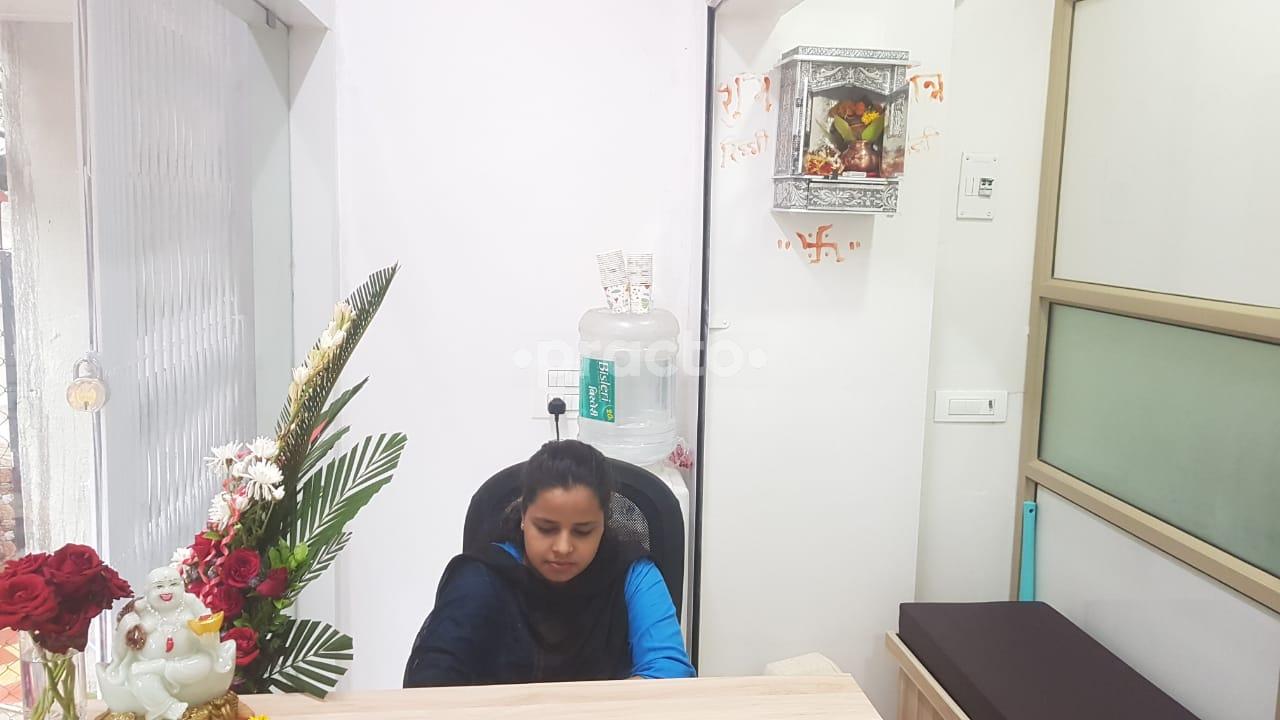 Reception Area at Dr.Poddar Homeopathy Clinic Goregaon East Mumbai