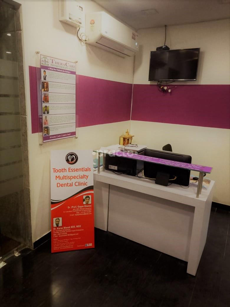 Reception at Tooth Essentials Multispeciality Dental Clinic DLF Phase I Gurgaon