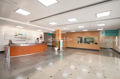 Reception at Max Multi Speciality Hospital Greater Noida I.A. Surajpur Greater Noida