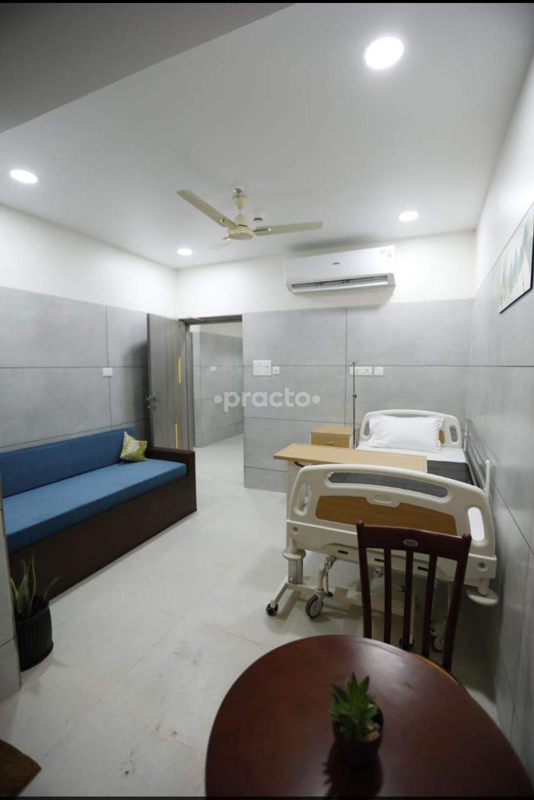 Deluxe/Luxury Room at Medigrace Hospital- Inaaya IVF & Fertility Care Ramdaspeth Nagpur